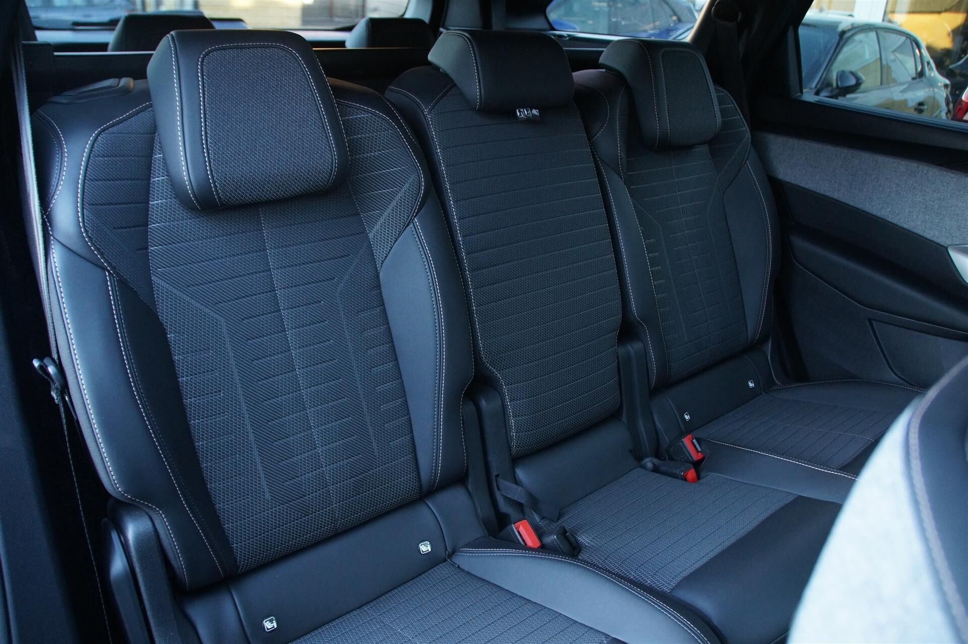 Billede af Peugeot e-5008 EL Allure 210HK 5d Aut.