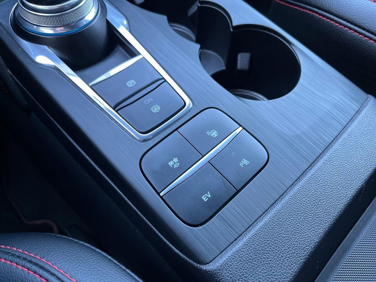 Billede af Ford Kuga 2,5 Plugin-hybrid ST-Line X CVT 225HK 5d Trinl. Gear