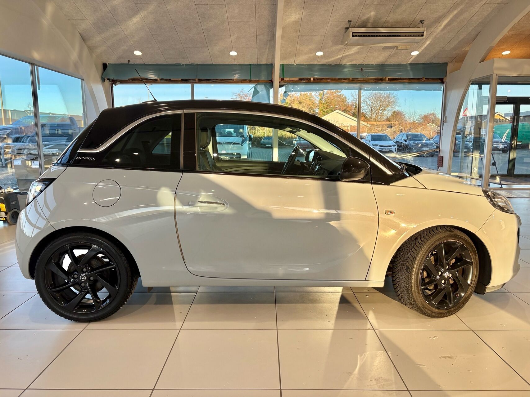 Billede af Opel Adam 1,0 GLAM Swingtop 90HK 3d 6g