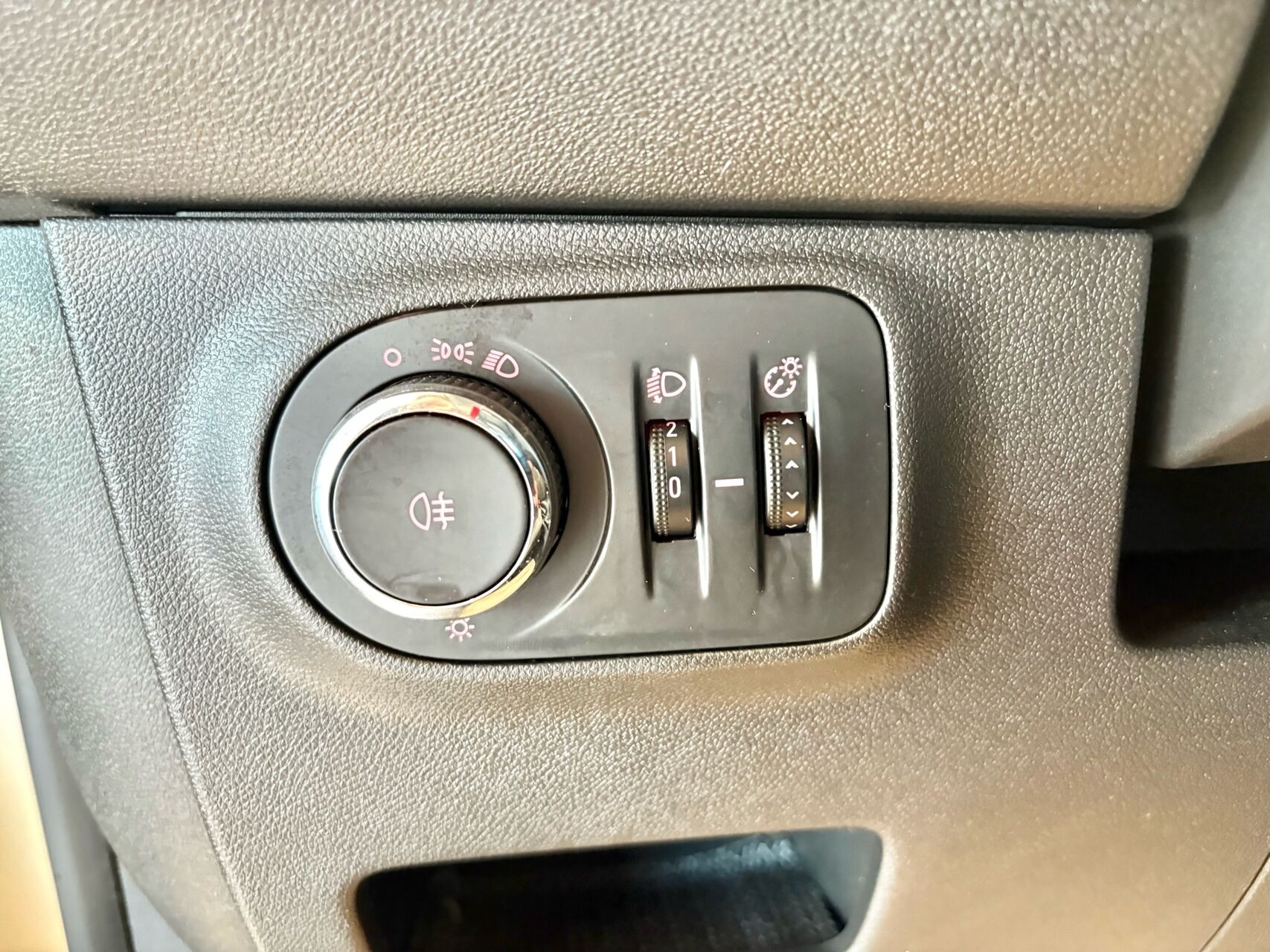 Billede af Opel Adam 1,0 GLAM Swingtop 90HK 3d 6g