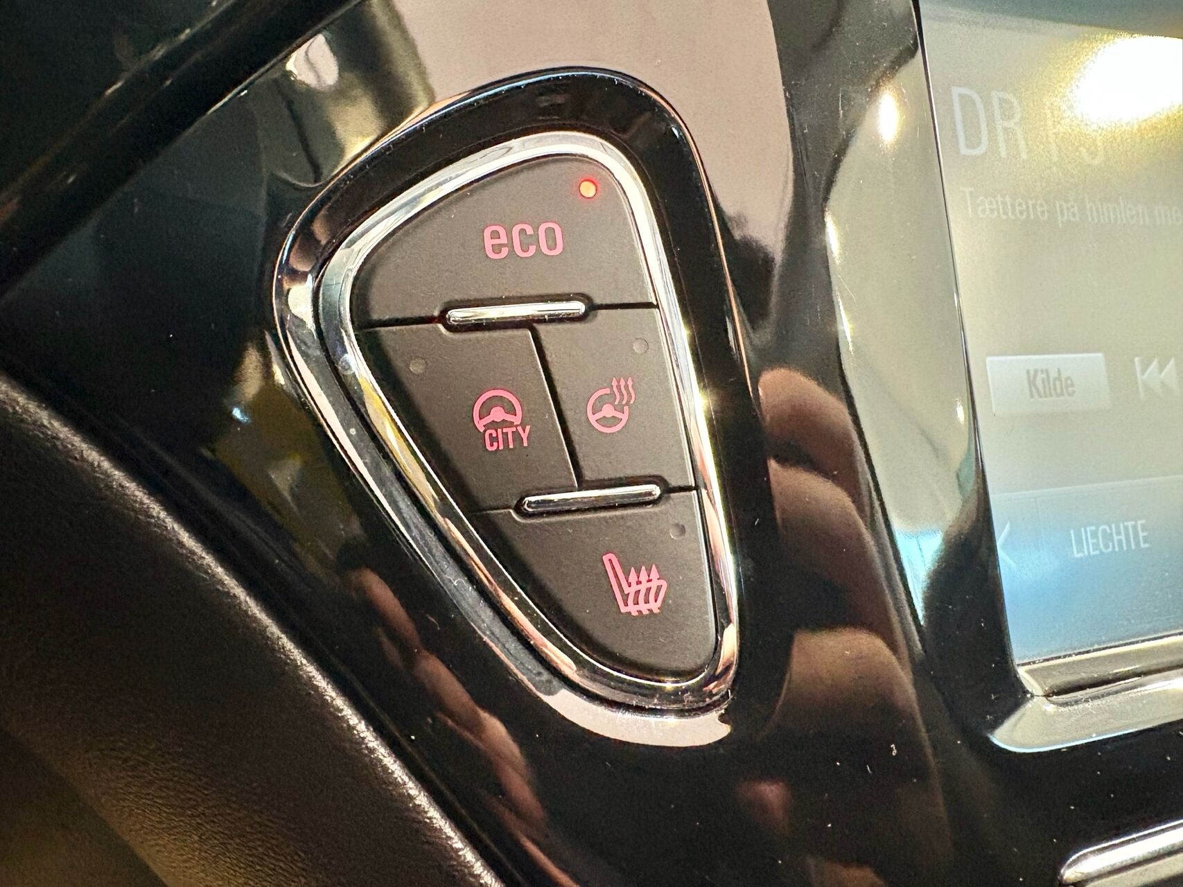 Billede af Opel Adam 1,0 GLAM Swingtop 90HK 3d 6g