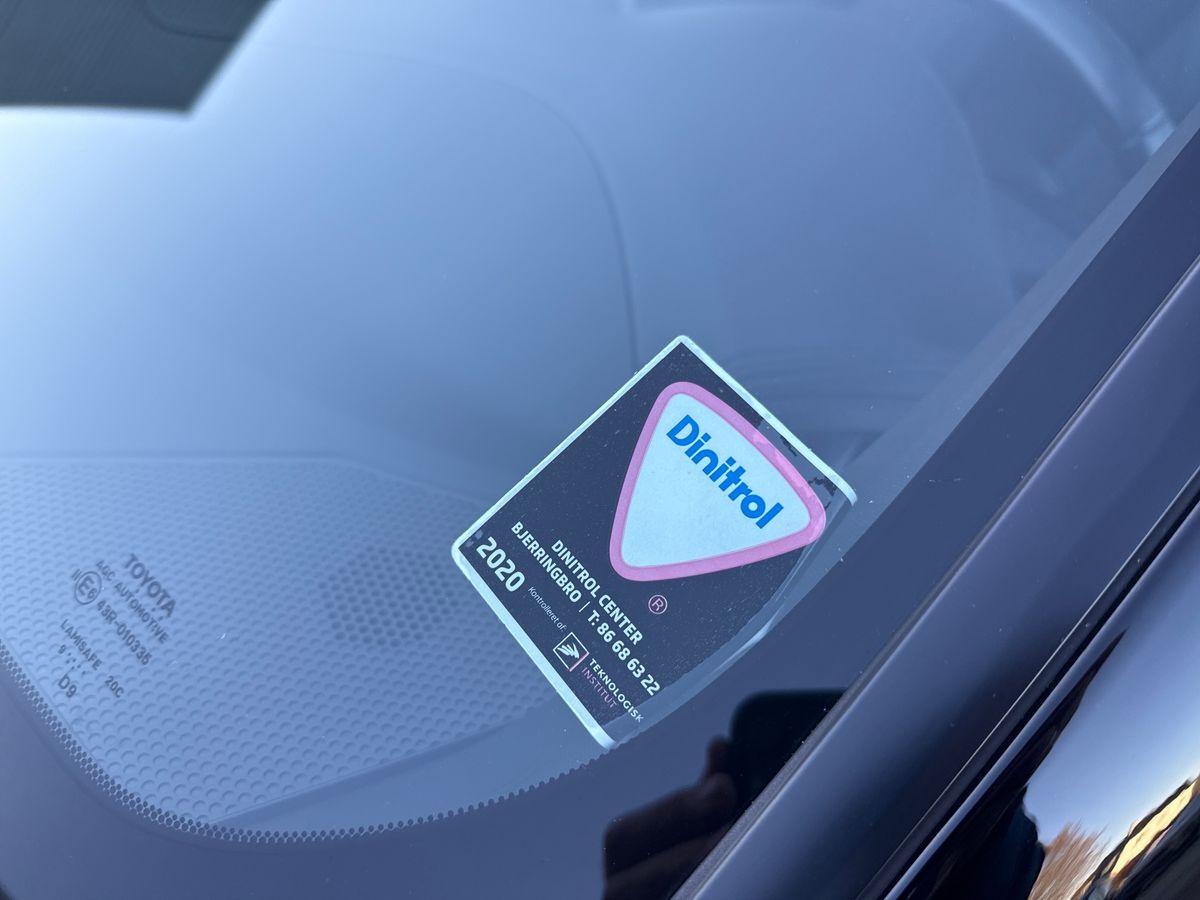 Billede af Toyota C-HR 2,0 Hybrid C-LUB Premium Multidrive S 184HK 5d Aut.