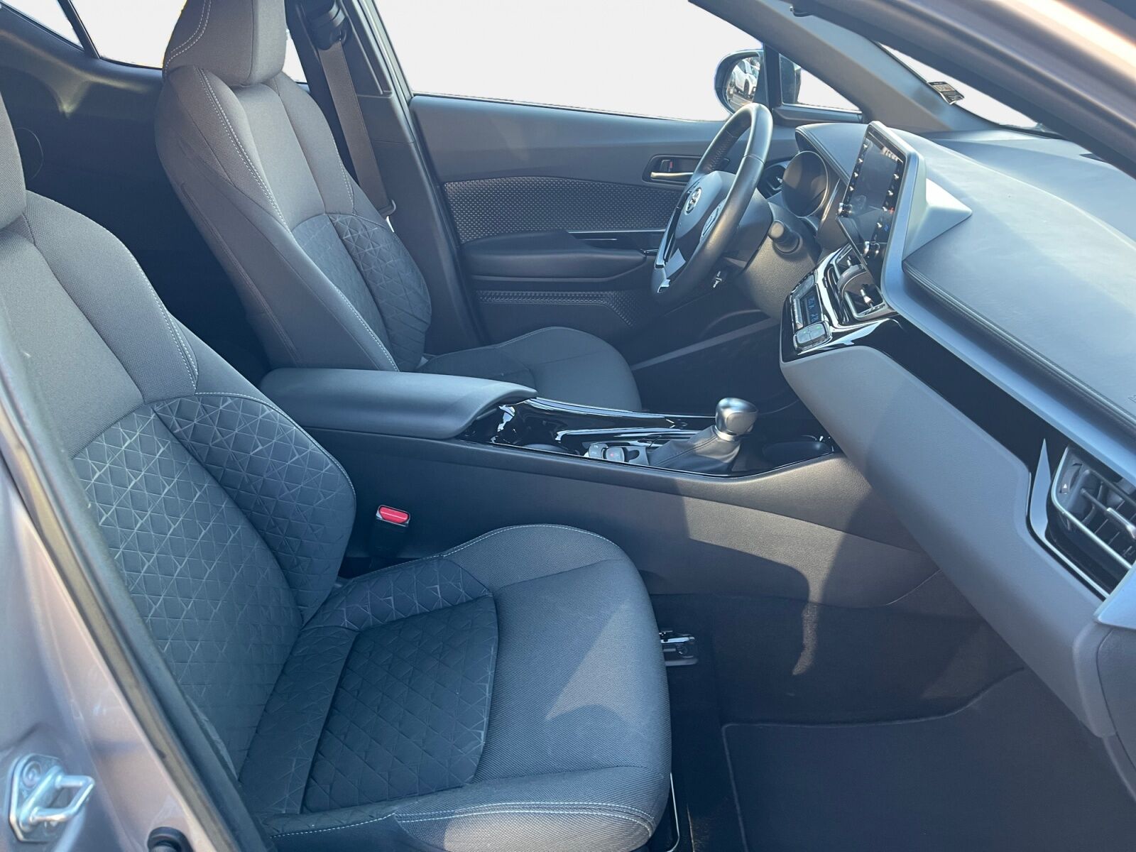 Billede af Toyota C-HR 1,8 Hybrid C-LUB Multidrive S 122HK 5d Aut.