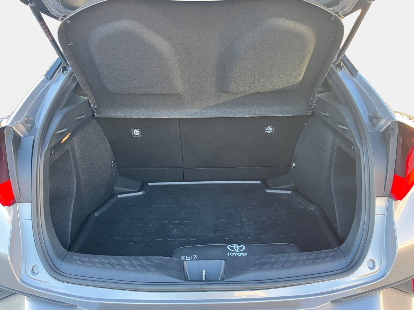 Billede af Toyota C-HR 1,8 Hybrid C-LUB Multidrive S 122HK 5d Aut.