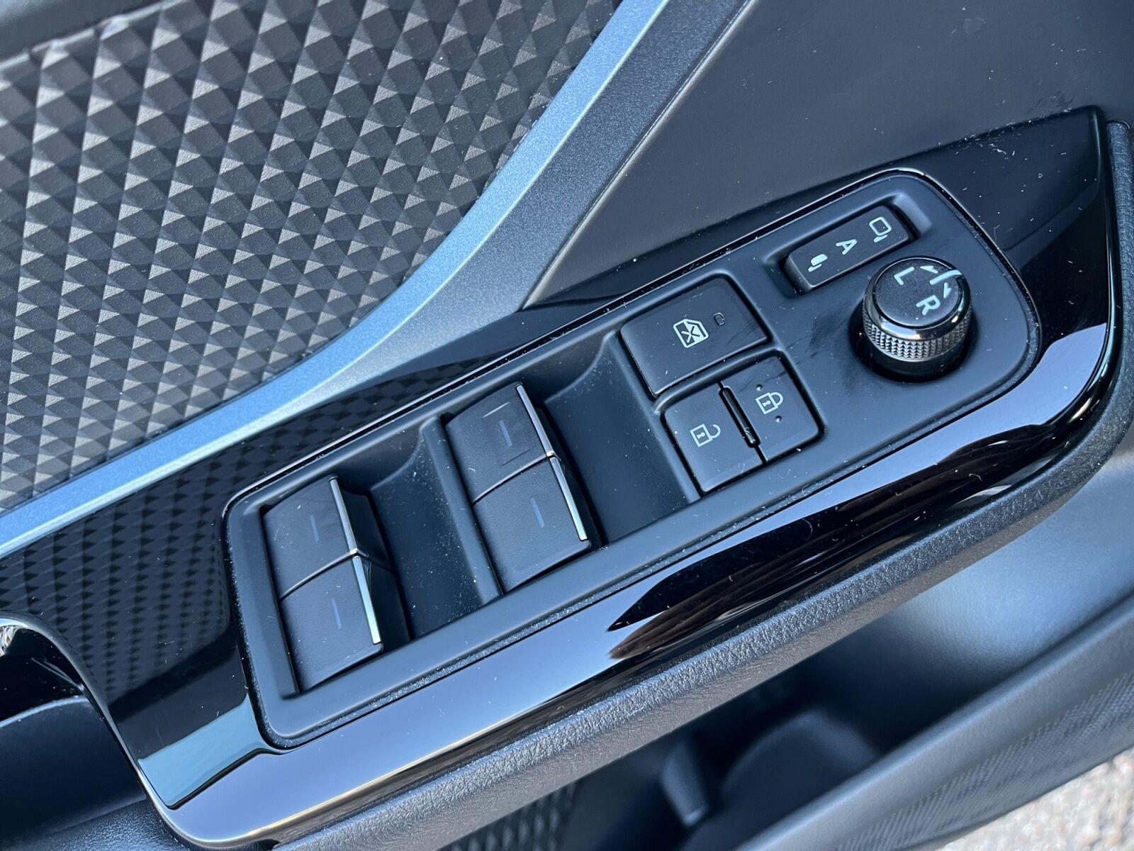 Billede af Toyota C-HR 1,8 Hybrid C-LUB Multidrive S 122HK 5d Aut.