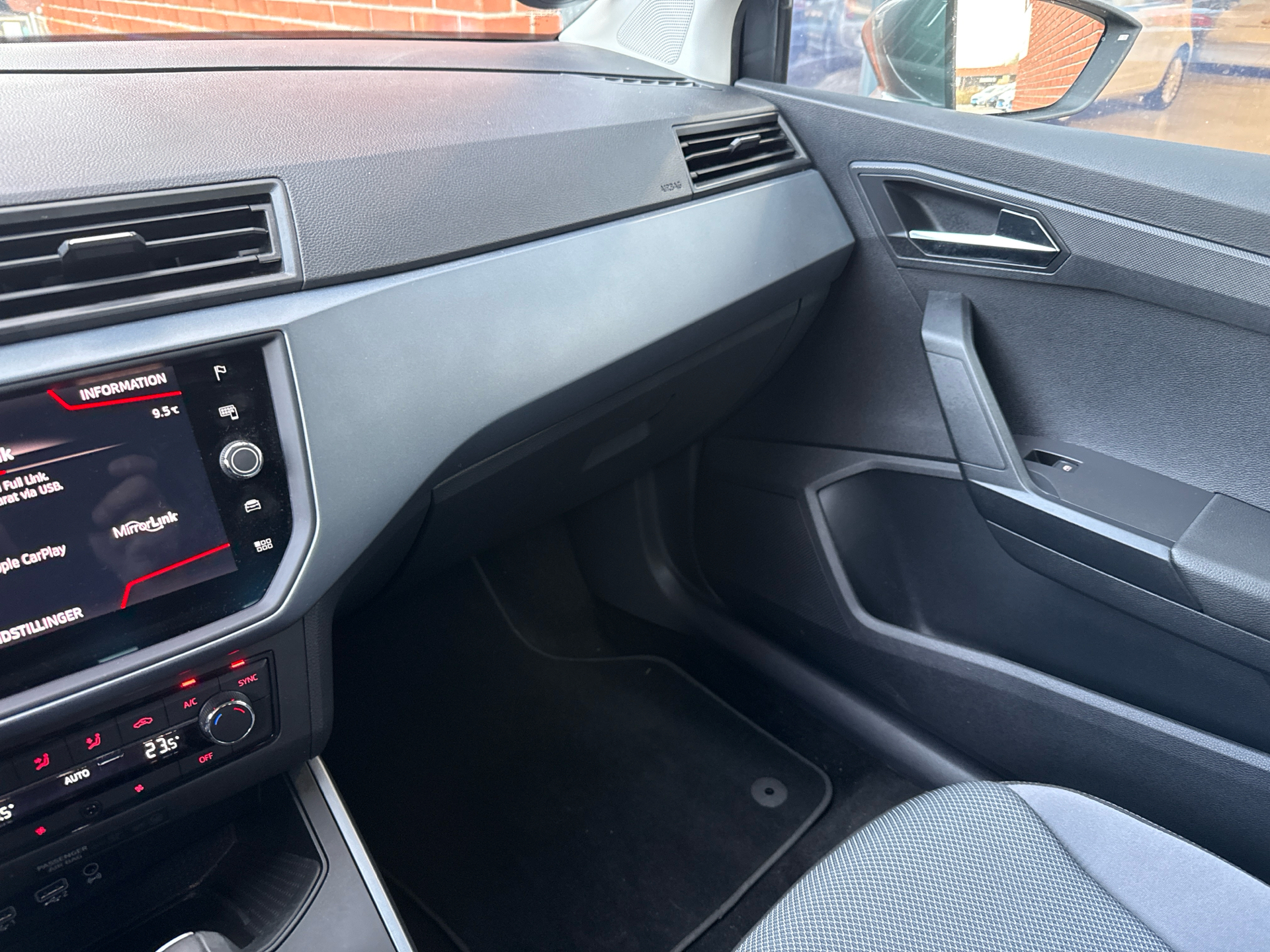 Billede af Seat Arona 1,0 TSI Style Start/Stop DSG 115HK 5d 7g Aut.