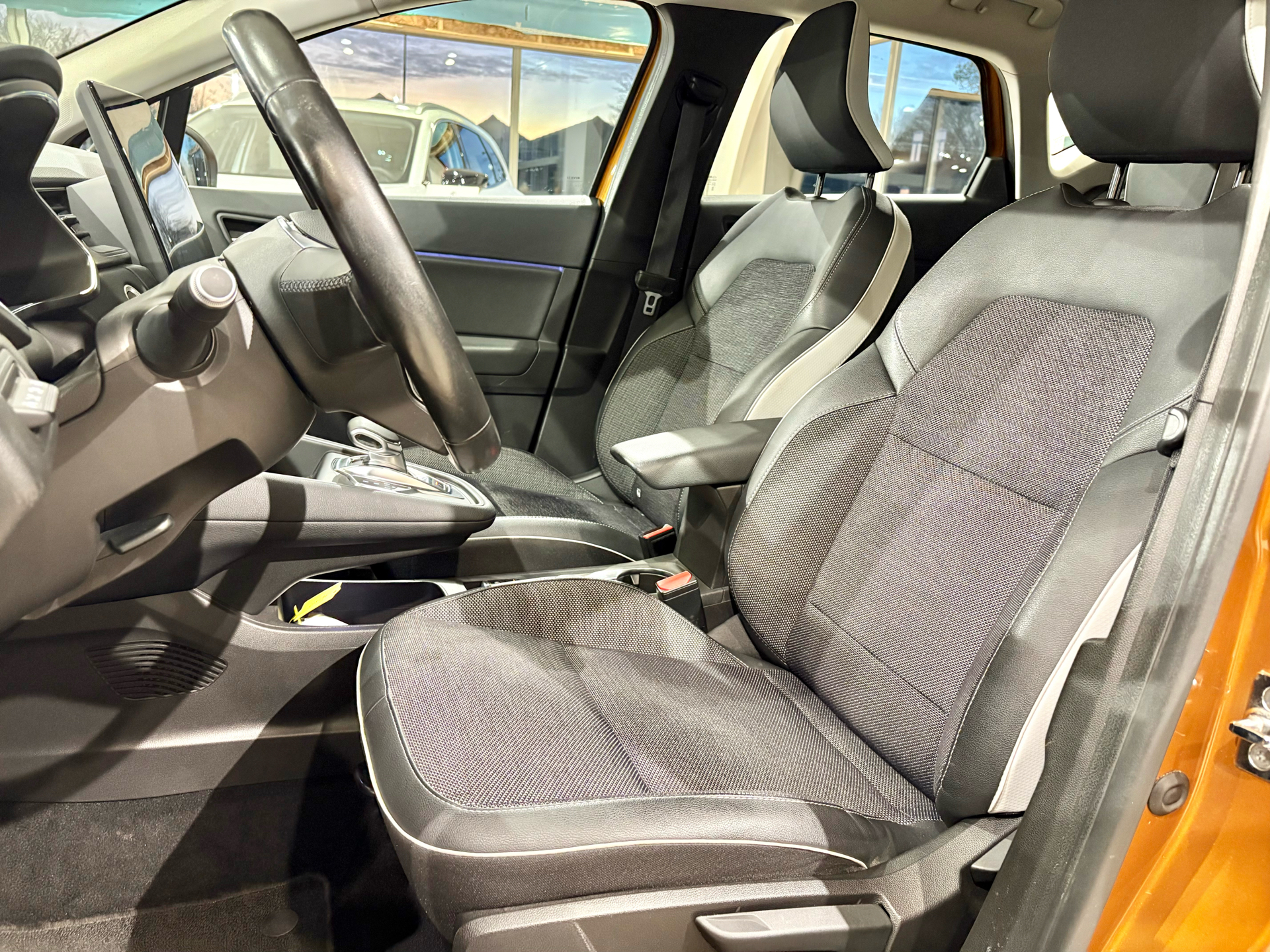 Billede af Renault Captur 1,6 E-TECH  Plugin-hybrid Intens 160HK 5d Aut.