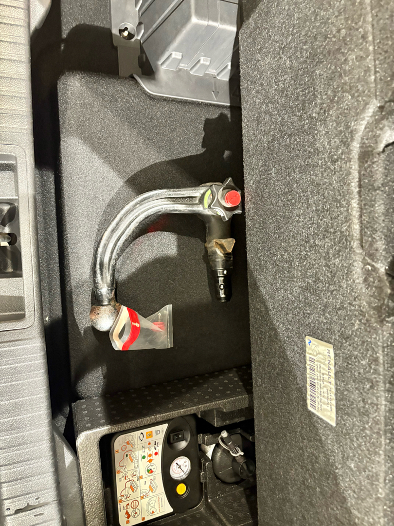 Billede af Renault Captur 1,6 E-TECH  Plugin-hybrid Intens 160HK 5d Aut.