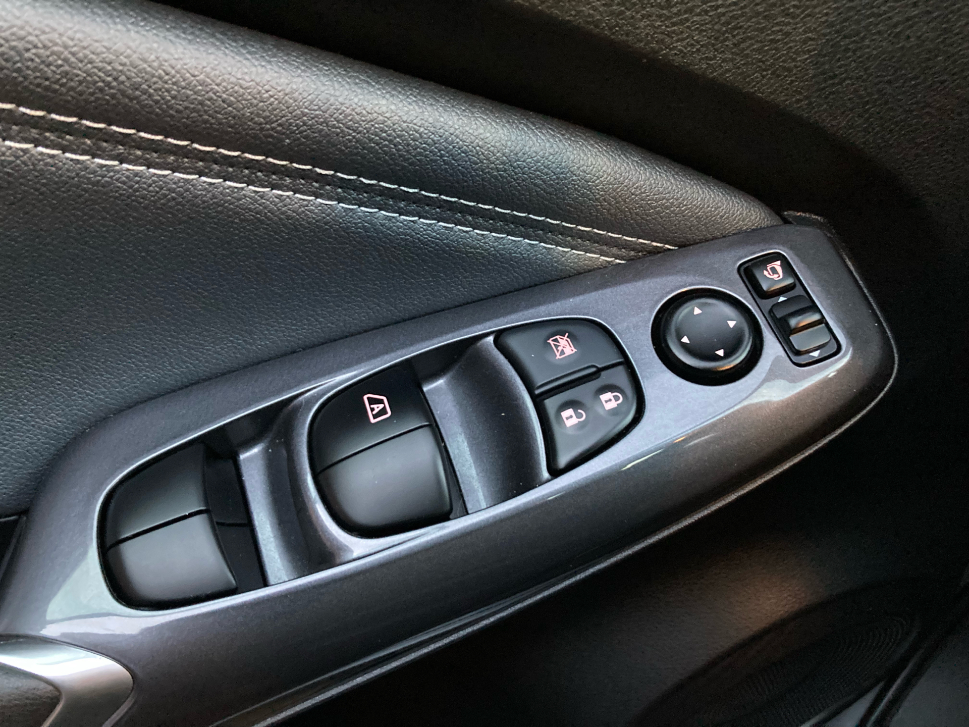 Billede af Nissan Juke 1,0 Dig-T N-Connecta DCT 114HK 5d 7g Aut.