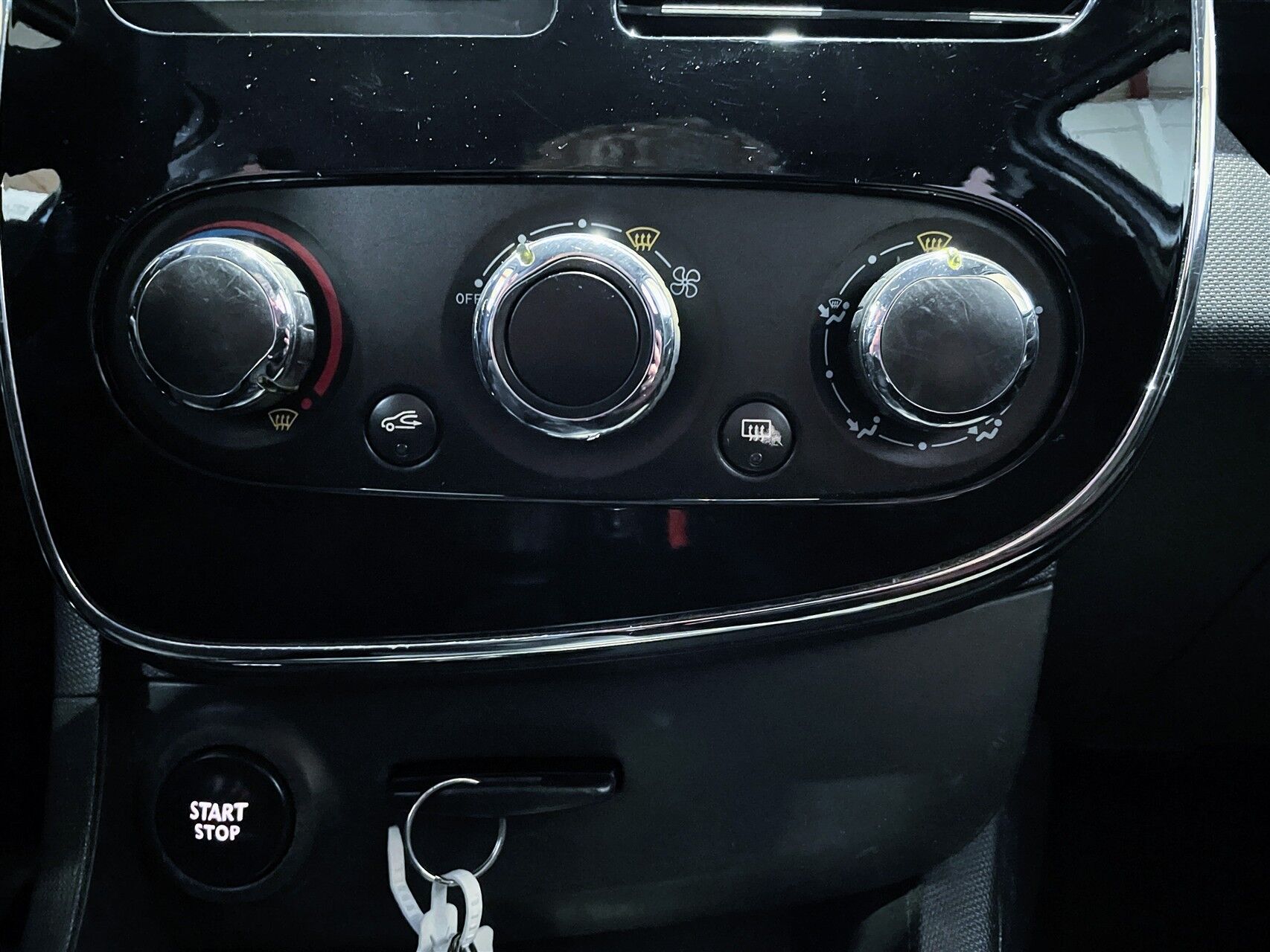 Billede af Renault Clio 1,2 16V Authentique 75HK 5d