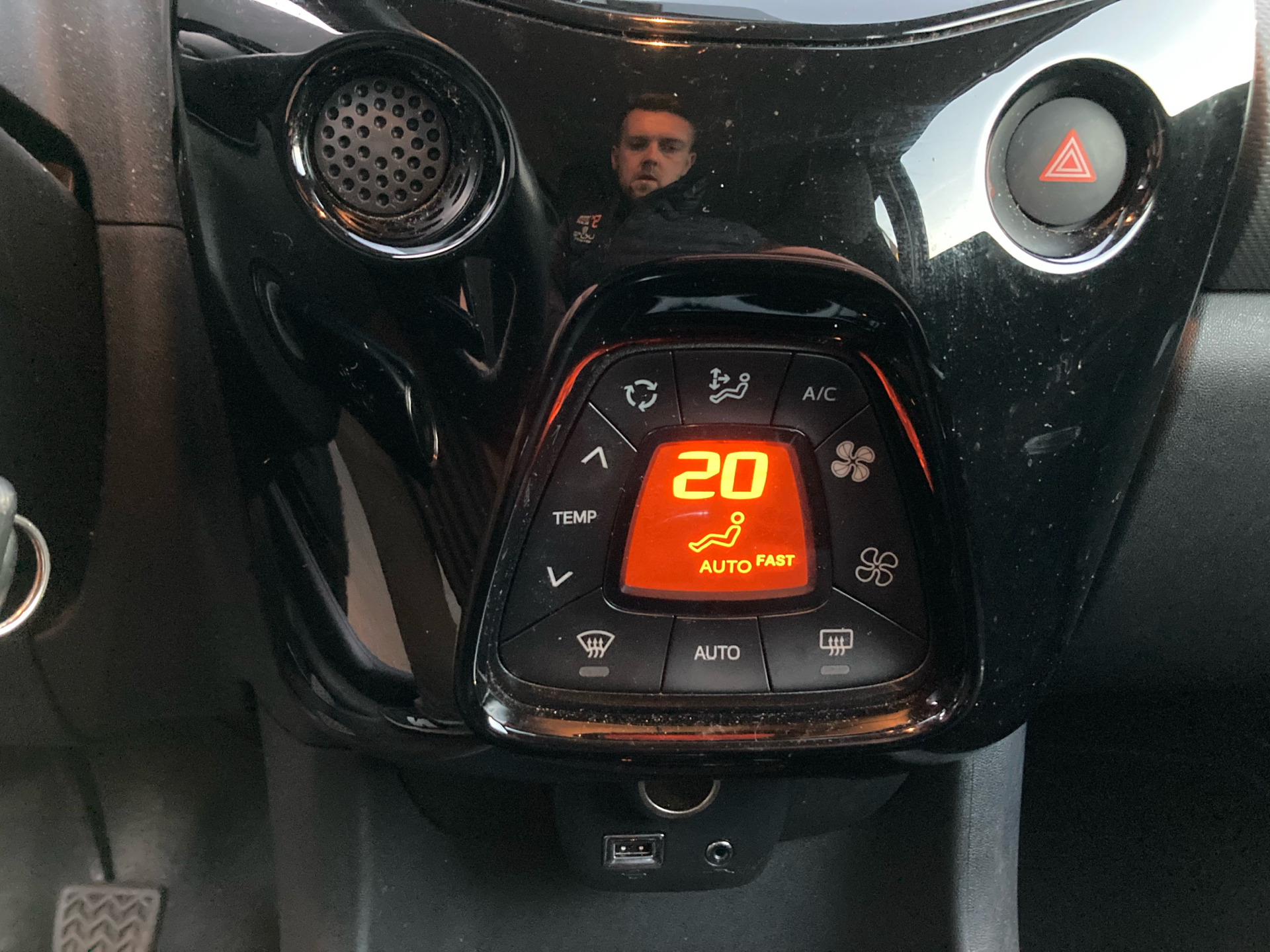 Billede af Peugeot 108 1,0 e-Vti Selection Tech 72HK 5d