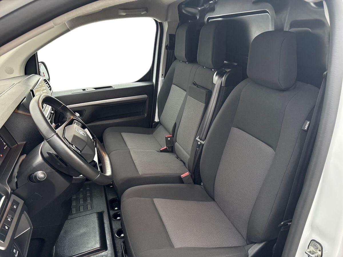 Billede af Citroën Jumpy L3 2,0 Blue HDi Masterline EAT8 145HK Van 8g Aut.