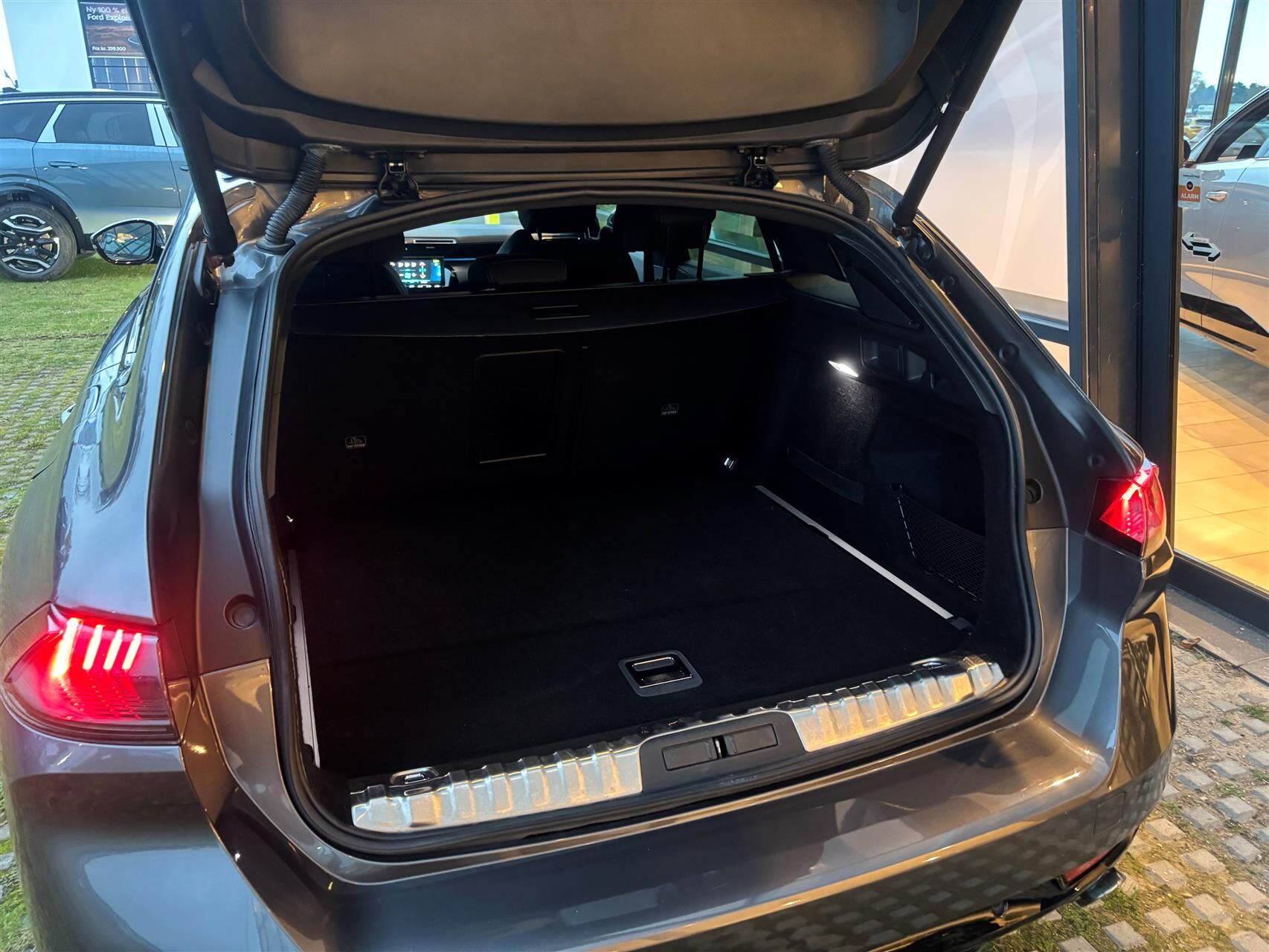 Billede af Peugeot 508 SW 1,6 PureTech  Plugin-hybrid GT Line Pack EAT8 start/stop 225HK Stc 8g Aut.