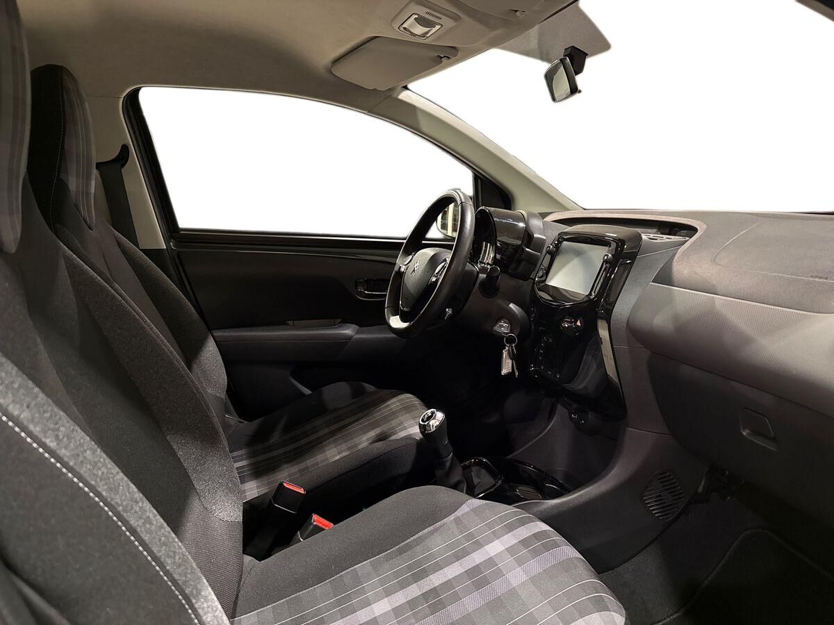 Billede af Peugeot 108 1,0 e-Vti Infinity M 72HK 5d