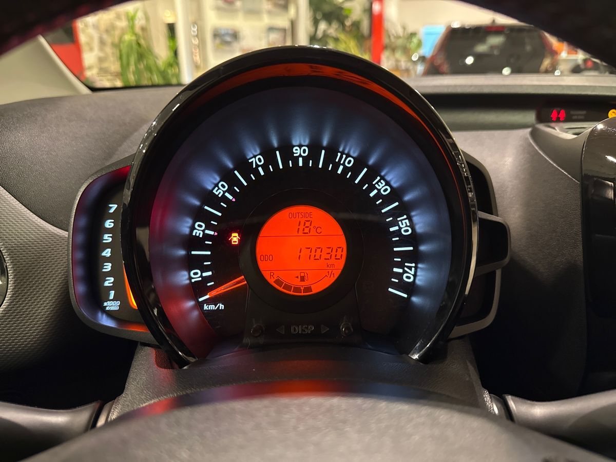 Billede af Peugeot 108 1,0 e-Vti Infinity M 72HK 5d