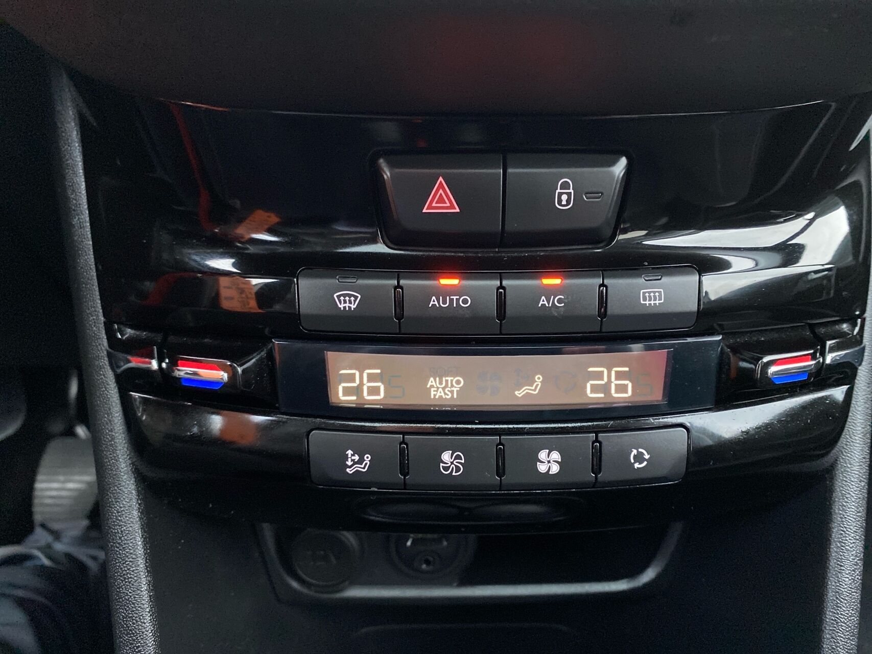 Billede af Peugeot 208 1,6 BlueHDi Envy 100HK 5d