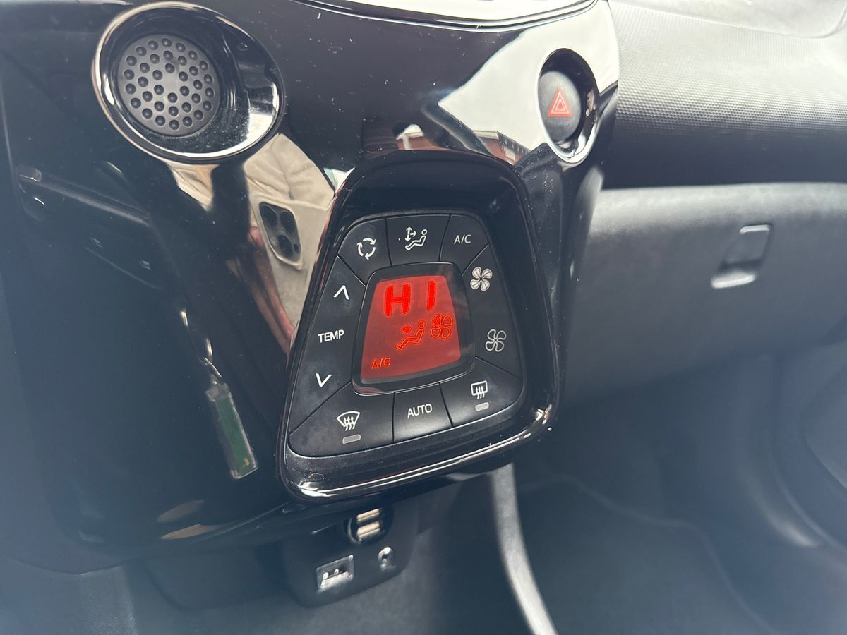 Billede af Citroën C1 1,0 VTi Attaque 72HK 5d