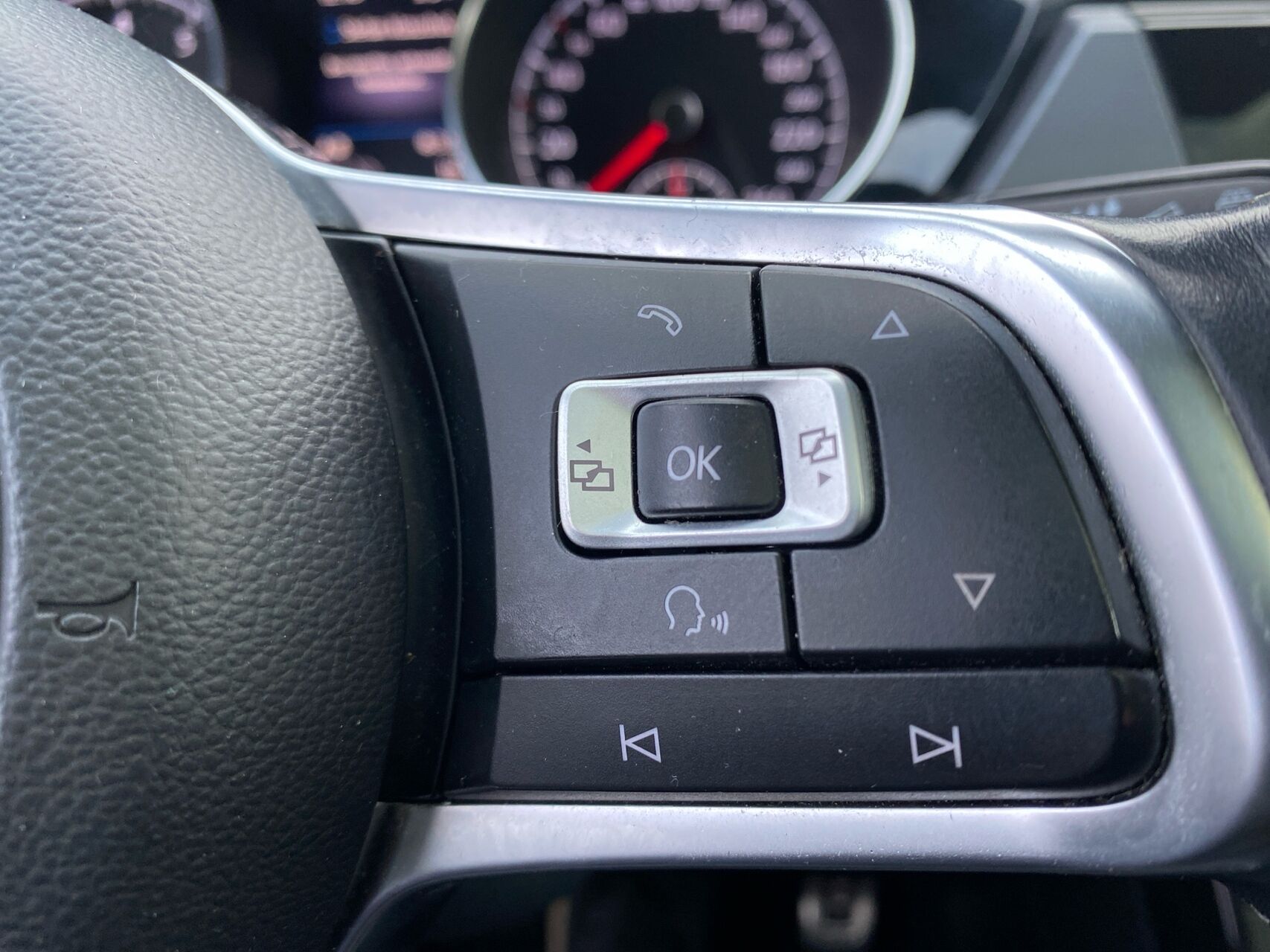 Billede af VW Touran 1,8 TSI BMT R-Line DSG 180HK 7g Aut.