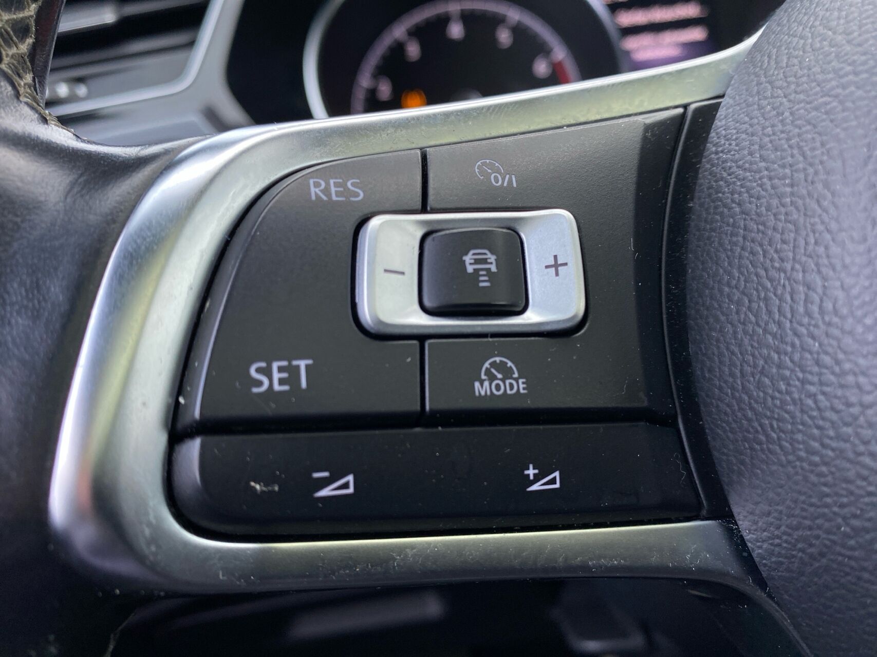 Billede af VW Touran 1,8 TSI BMT R-Line DSG 180HK 7g Aut.