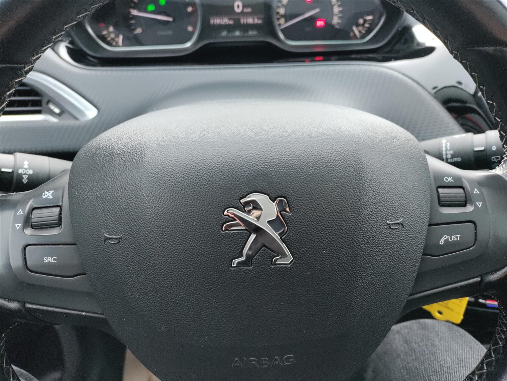 Billede af Peugeot 2008 1,5 BlueHDi Allure+ 100HK 5d