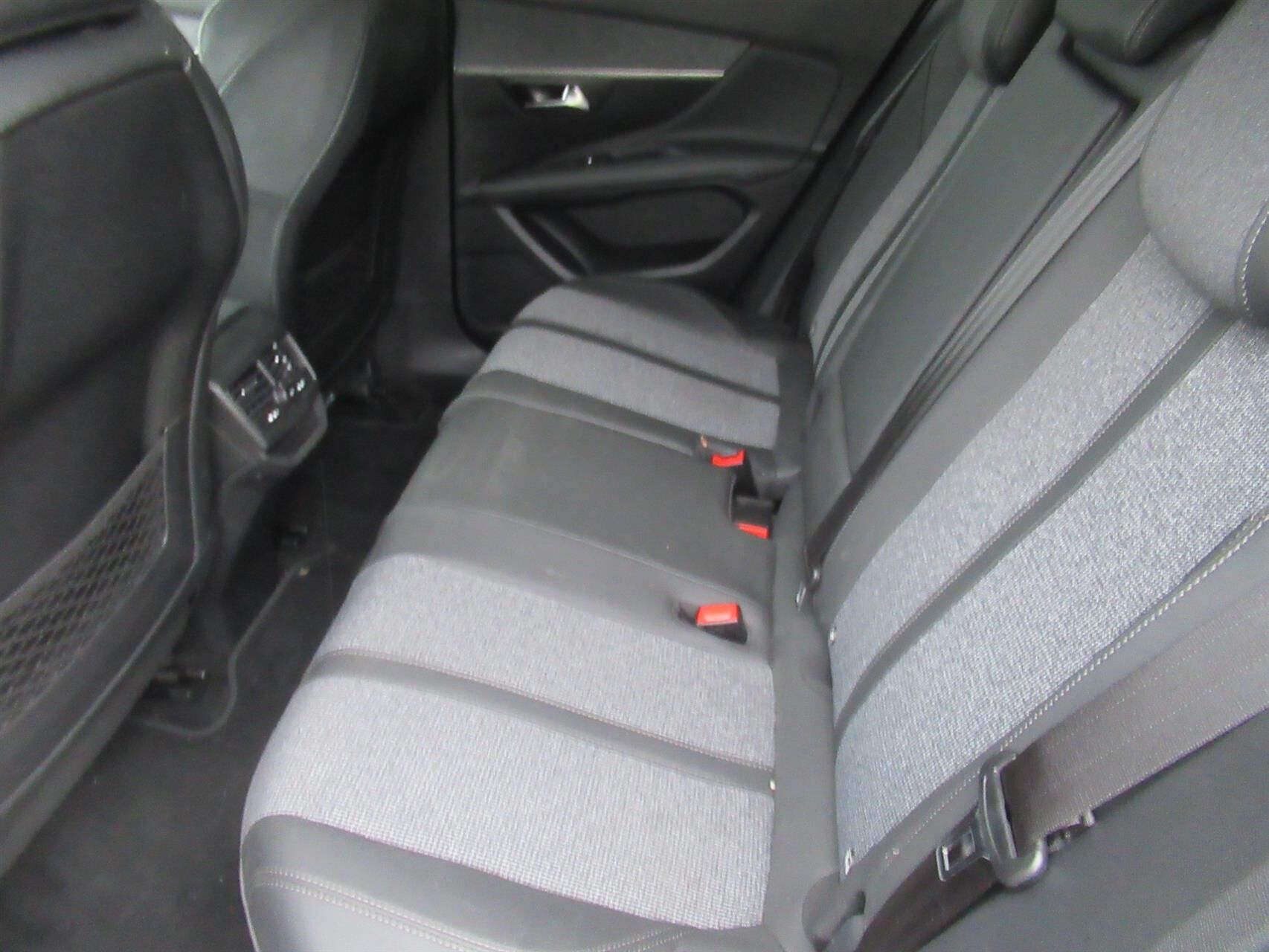 Billede af Peugeot 3008 1,2 PureTech Allure LTD 130HK 5d 6g