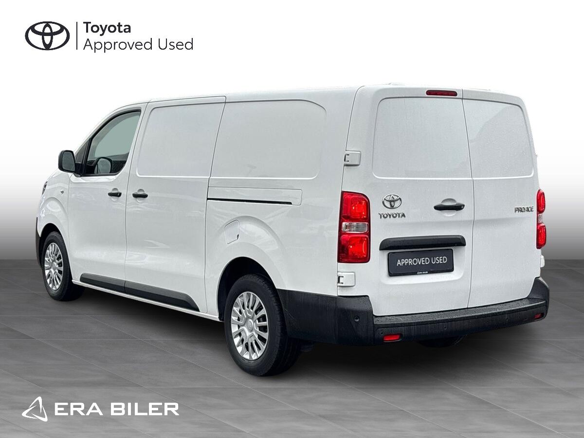 Billede af Toyota Proace Long 2,0 D Comfort Master m/ dobbelt skydedør SmartCargo 122HK Van 8g Aut.