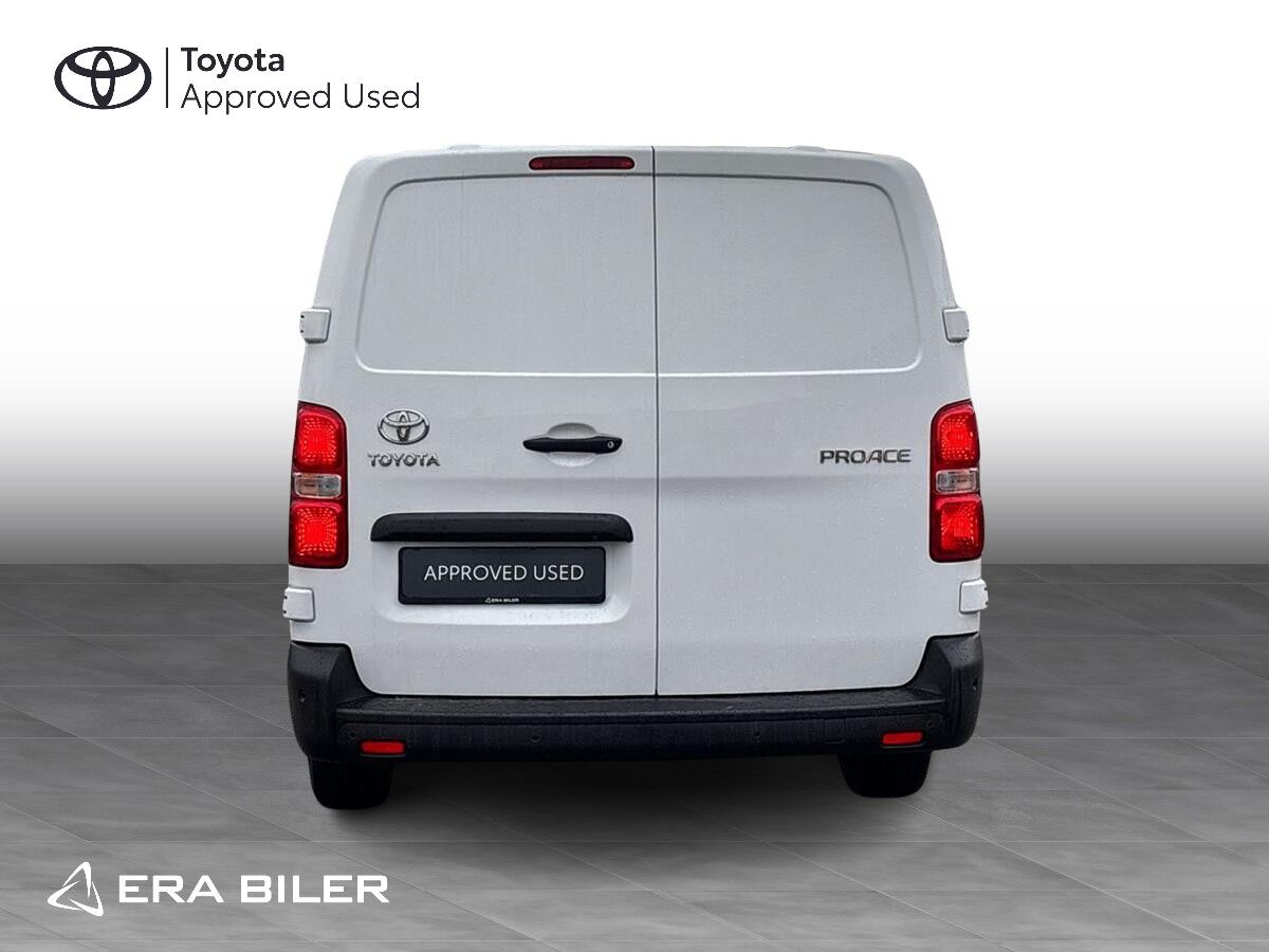 Billede af Toyota Proace Long 2,0 D Comfort Master m/ dobbelt skydedør SmartCargo 122HK Van 8g Aut.