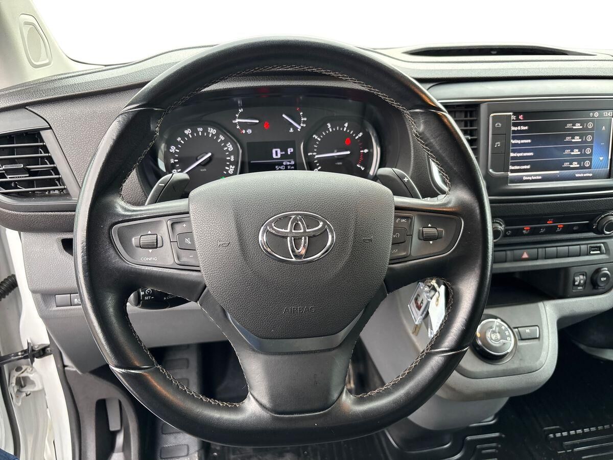 Billede af Toyota Proace Long 2,0 D Comfort Master m/ dobbelt skydedør SmartCargo 122HK Van 8g Aut.