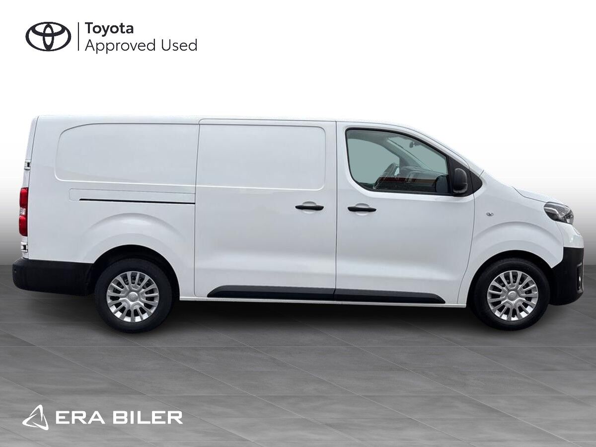 Billede af Toyota Proace Long 2,0 D Comfort Master m/ dobbelt skydedør SmartCargo 122HK Van 8g Aut.