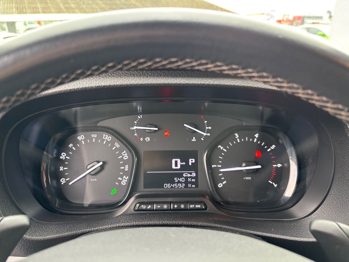 Billede af Toyota Proace Long 2,0 D Comfort Master m/ dobbelt skydedør SmartCargo 122HK Van 8g Aut.