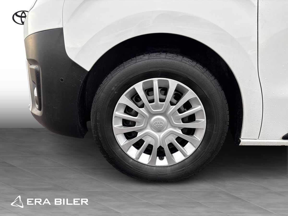 Billede af Toyota Proace Long 2,0 D Comfort Master m/ dobbelt skydedør SmartCargo 122HK Van 8g Aut.