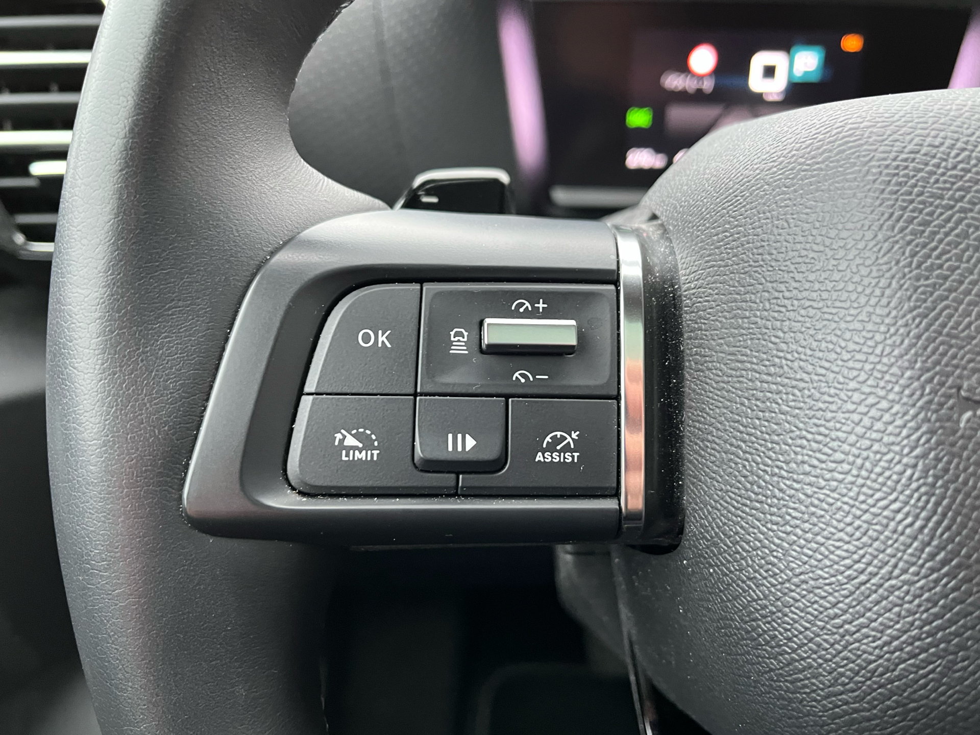 Billede af Citroën C4 1,2 PureTech Chevron Sport+ EAT8 130HK 5d 8g Aut.