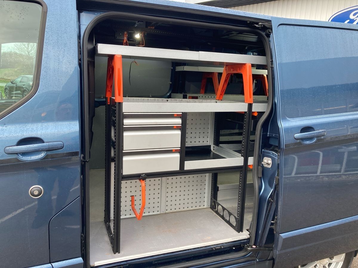 Billede af Ford Transit Custom 290 L1H1 2,0 TDCi Sport 185HK Van 6g Aut.