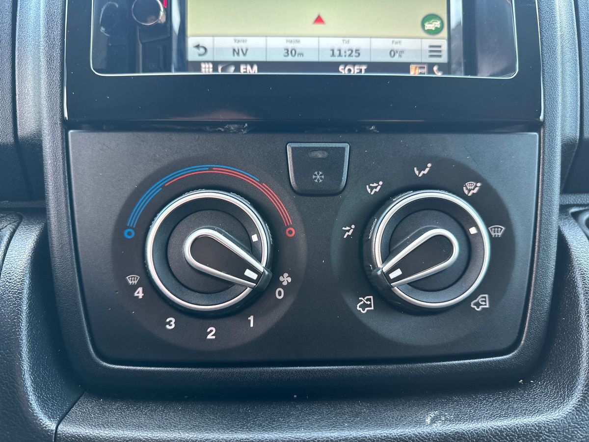 Billede af Citroën Jumper 33 L3H2 2,0 Blue HDi Comfort start/stop 160HK Van