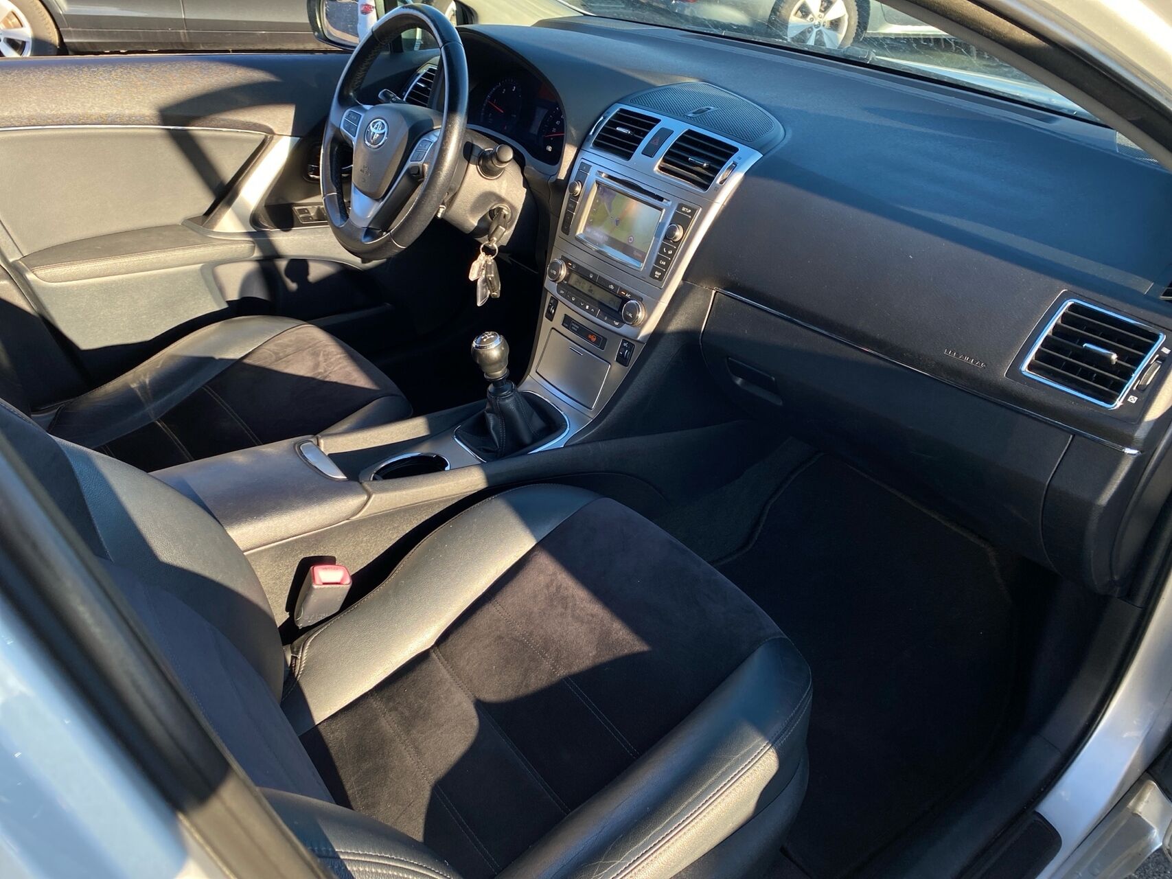 Billede af Toyota Avensis 2,0 D-4D DPF T2 Premium 124HK Stc 6g