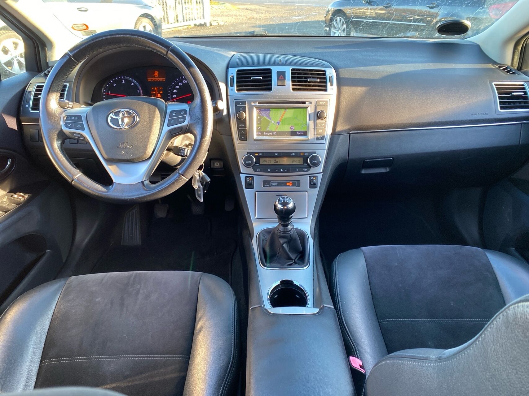 Billede af Toyota Avensis 2,0 D-4D DPF T2 Premium 124HK Stc 6g