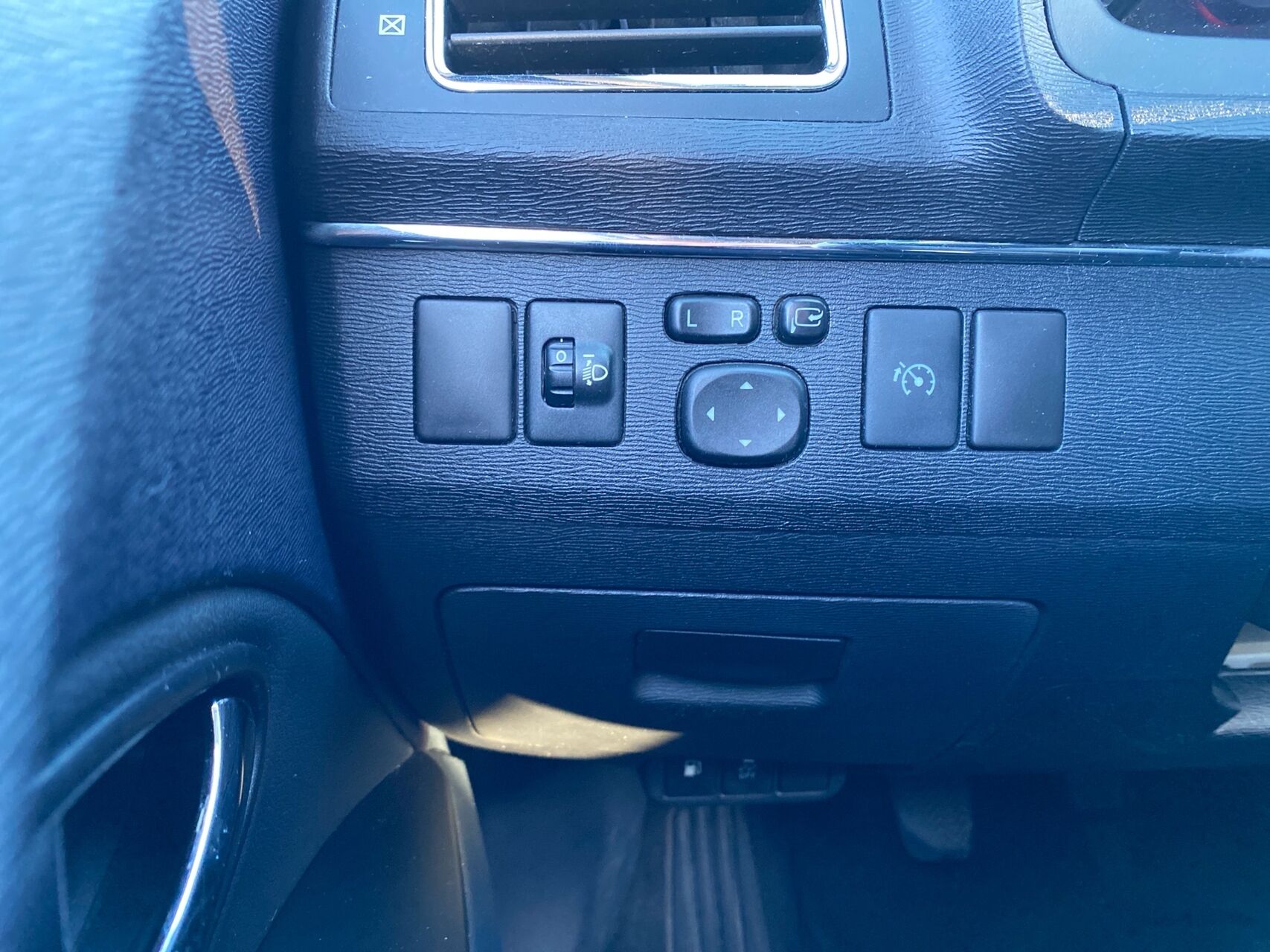 Billede af Toyota Avensis 2,0 D-4D DPF T2 Premium 124HK Stc 6g