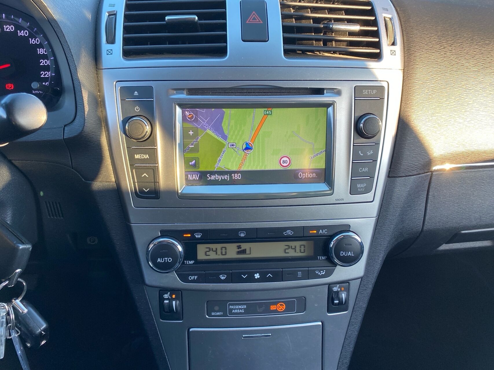 Billede af Toyota Avensis 2,0 D-4D DPF T2 Premium 124HK Stc 6g