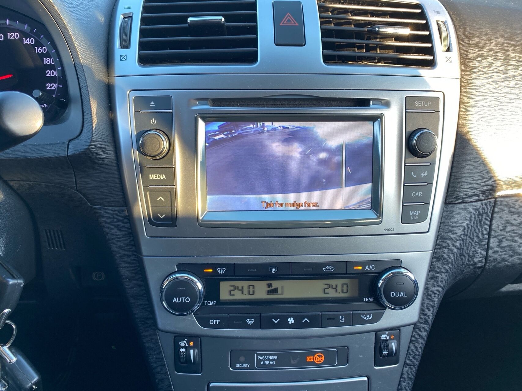 Billede af Toyota Avensis 2,0 D-4D DPF T2 Premium 124HK Stc 6g