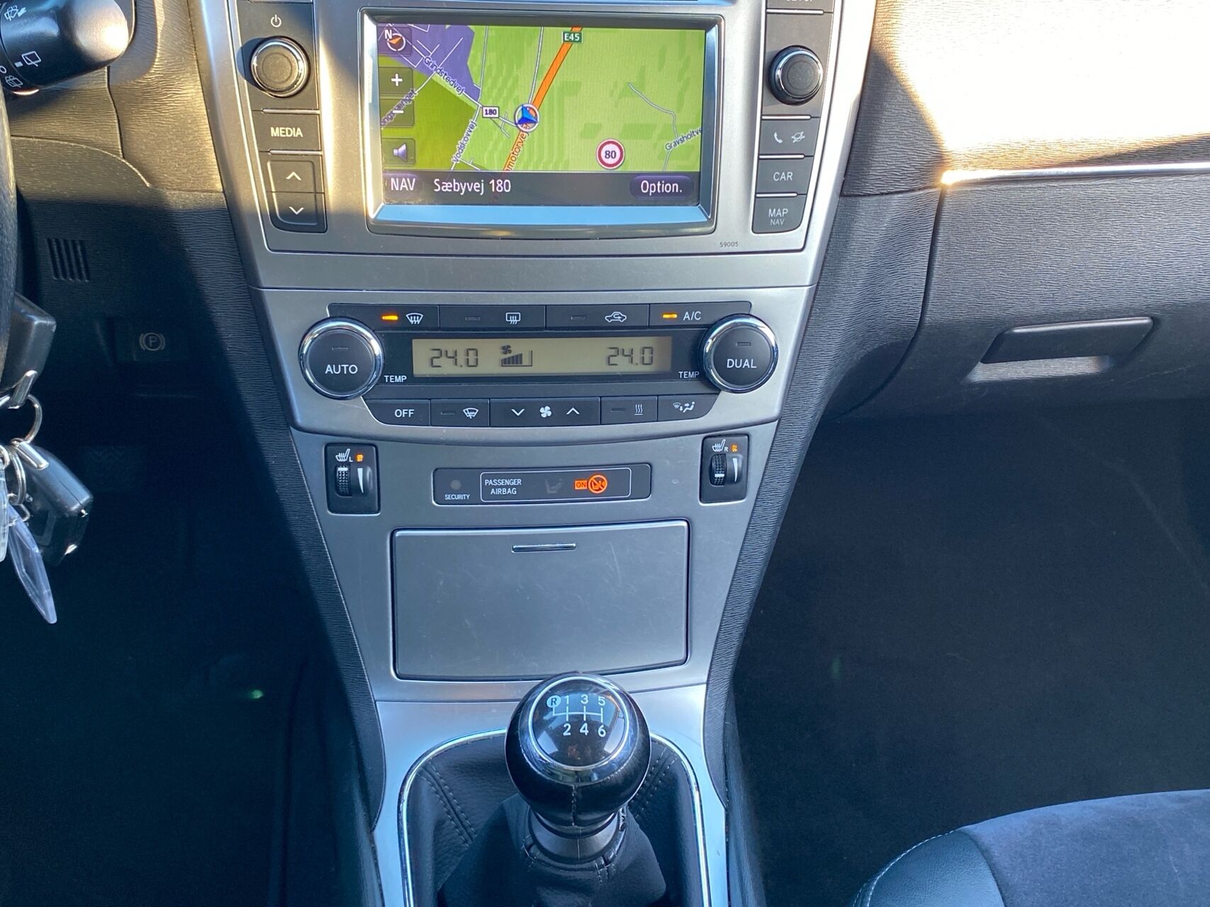 Billede af Toyota Avensis 2,0 D-4D DPF T2 Premium 124HK Stc 6g