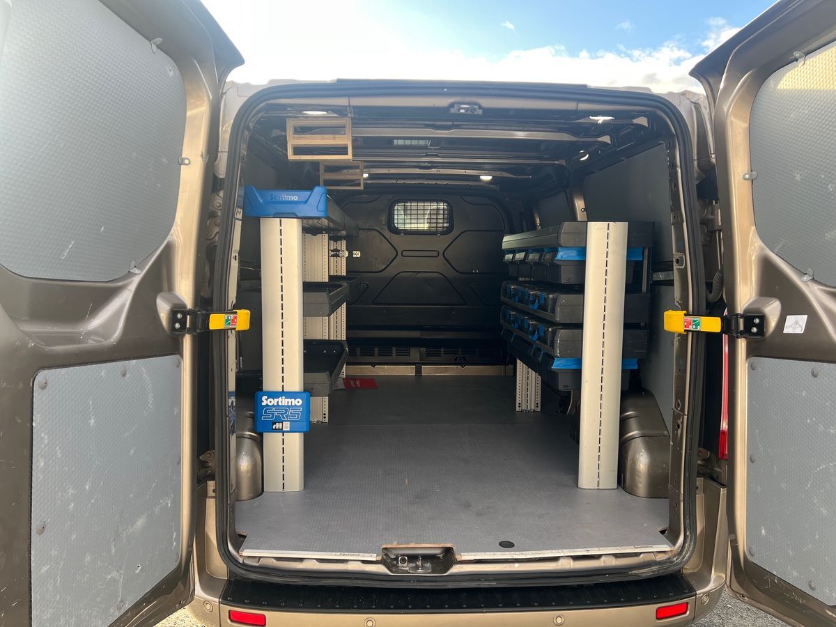 Billede af Ford Transit Custom 320 L2H1 2,0 TDCi Sport 185HK Van 6g Aut.