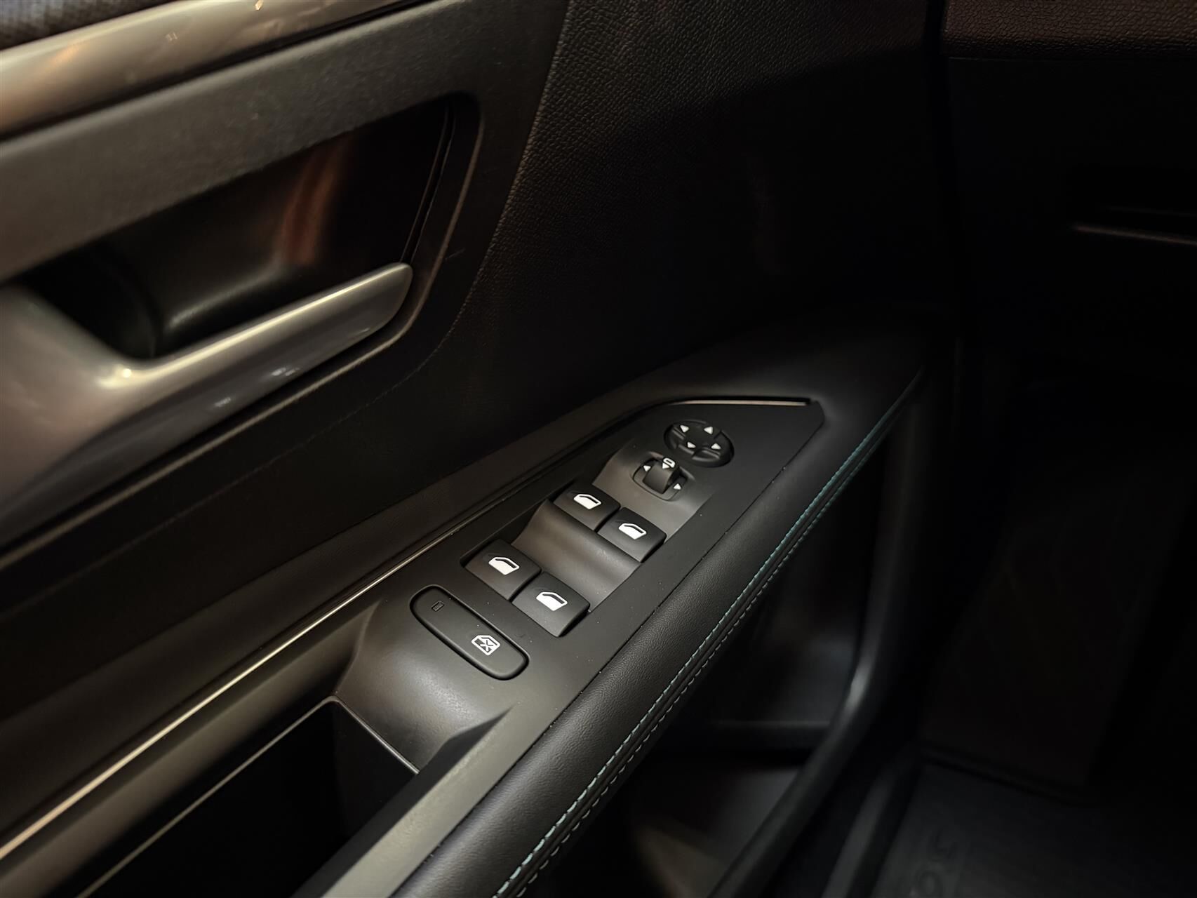 Billede af Peugeot 3008 1,6 PureTech  Plugin-hybrid Allure Pack EAT8 225HK 5d 8g Aut.