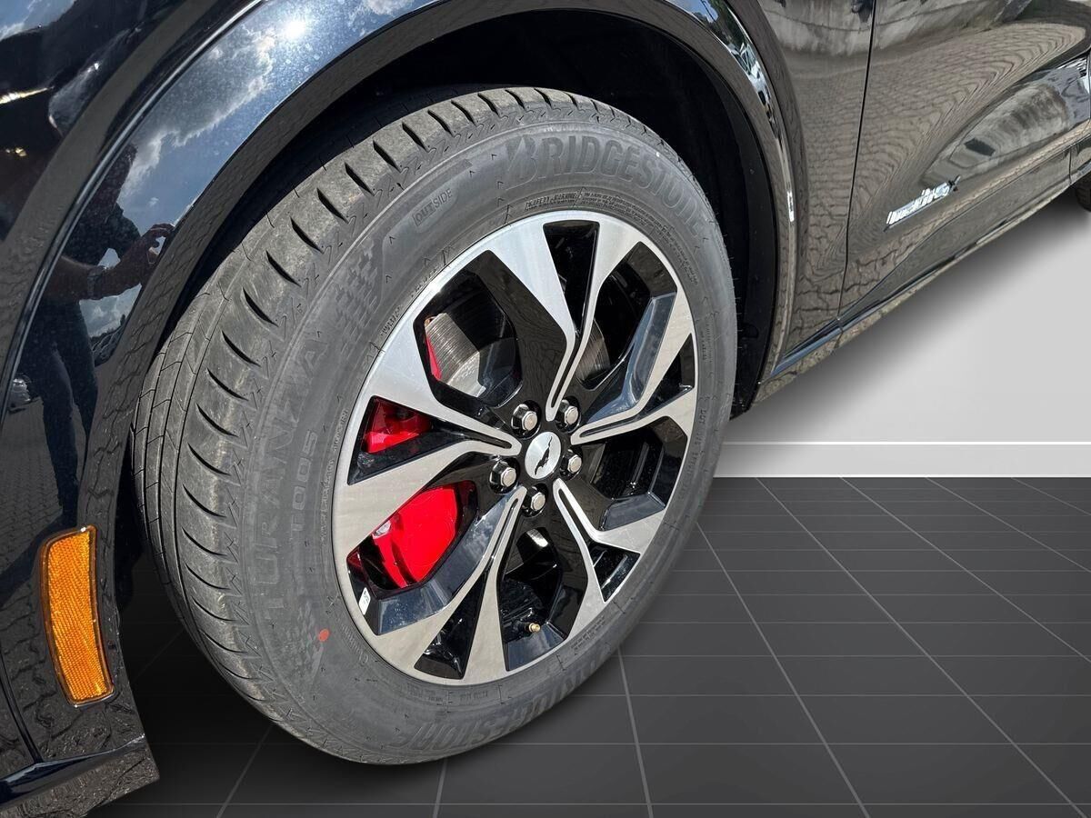 Billede af Ford Mustang Mach-E EL UR Premium AWD 351HK 5d Aut.