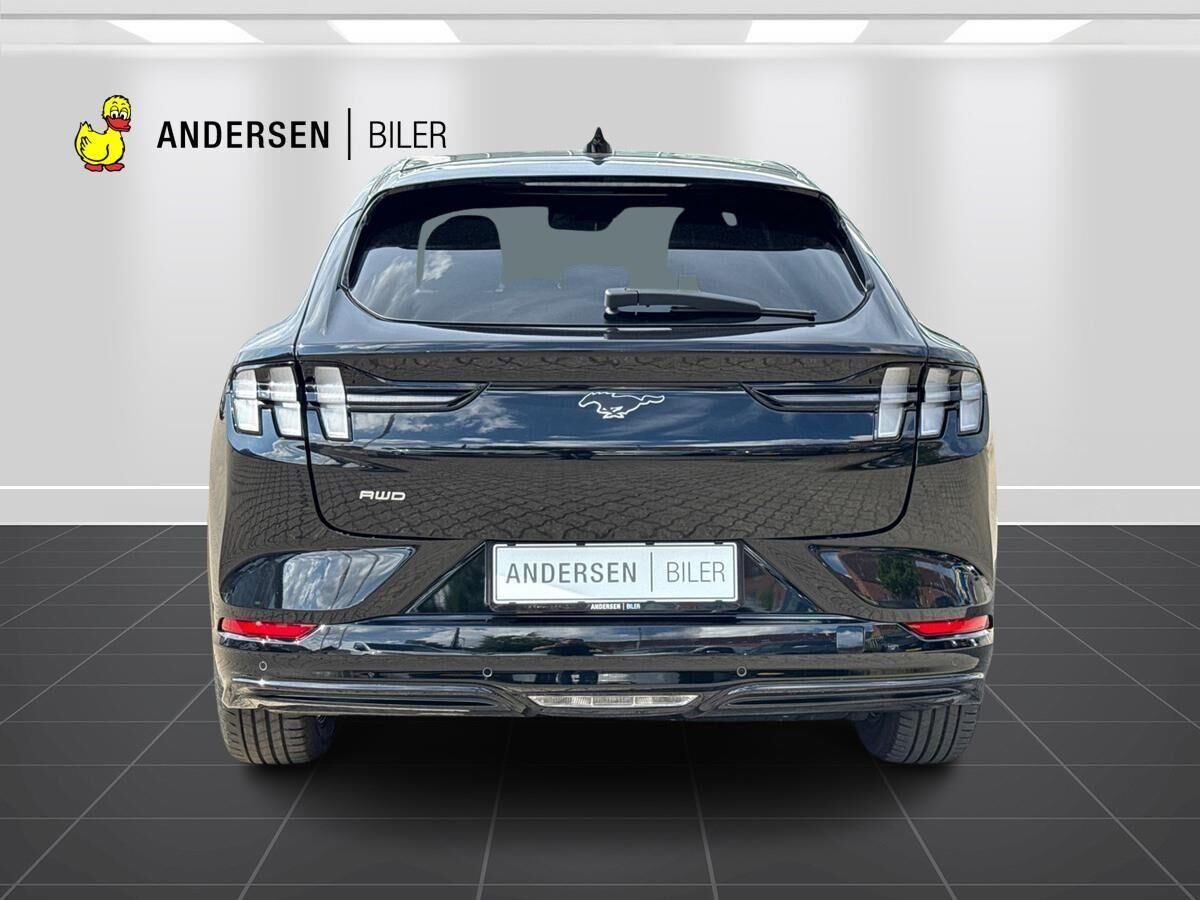 Billede af Ford Mustang Mach-E EL UR Premium AWD 351HK 5d Aut.
