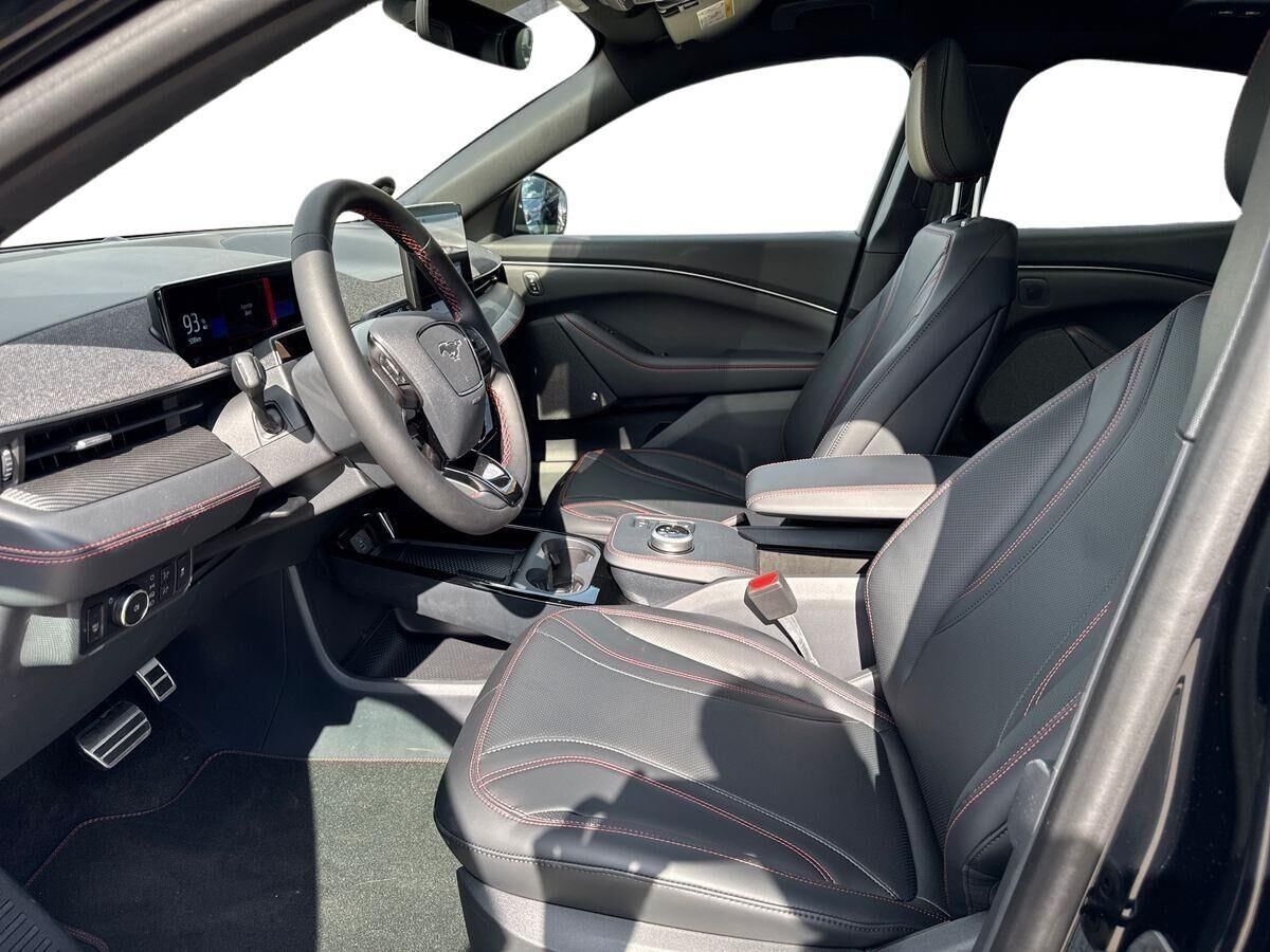 Billede af Ford Mustang Mach-E EL UR Premium AWD 351HK 5d Aut.