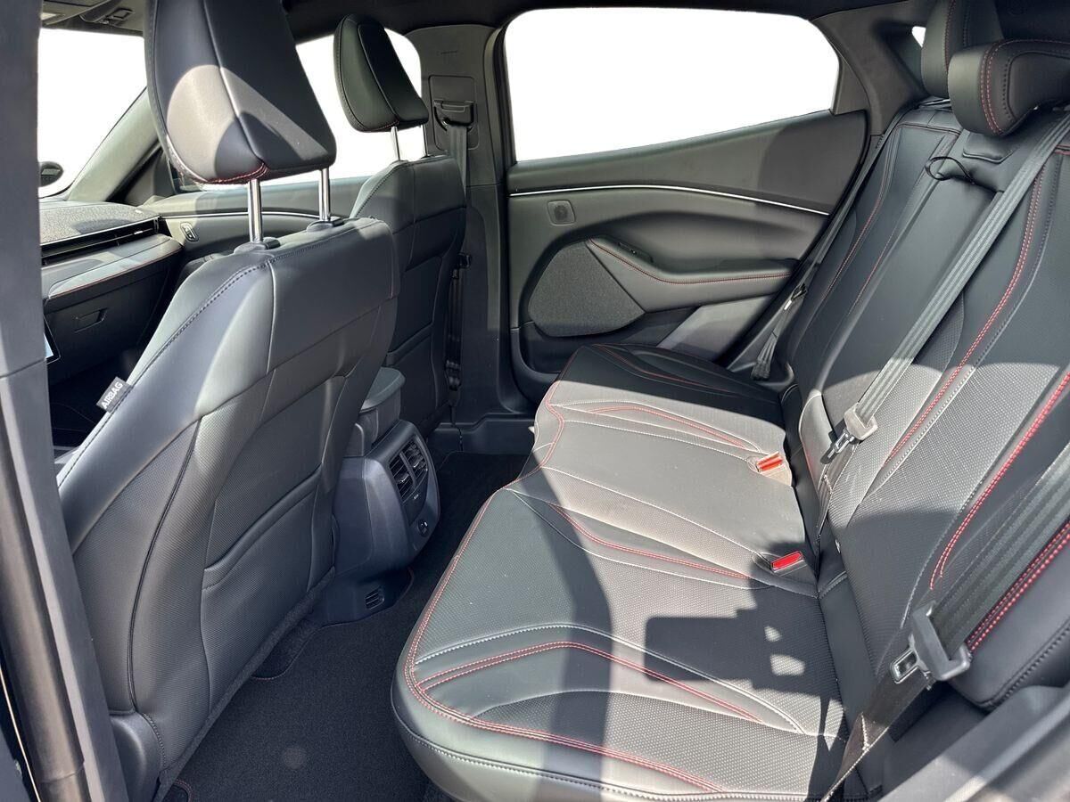 Billede af Ford Mustang Mach-E EL UR Premium AWD 351HK 5d Aut.