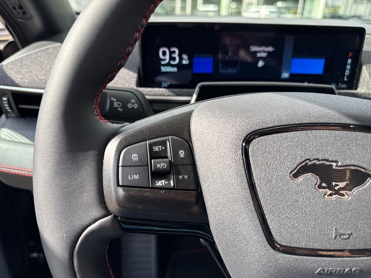 Billede af Ford Mustang Mach-E EL UR Premium AWD 351HK 5d Aut.