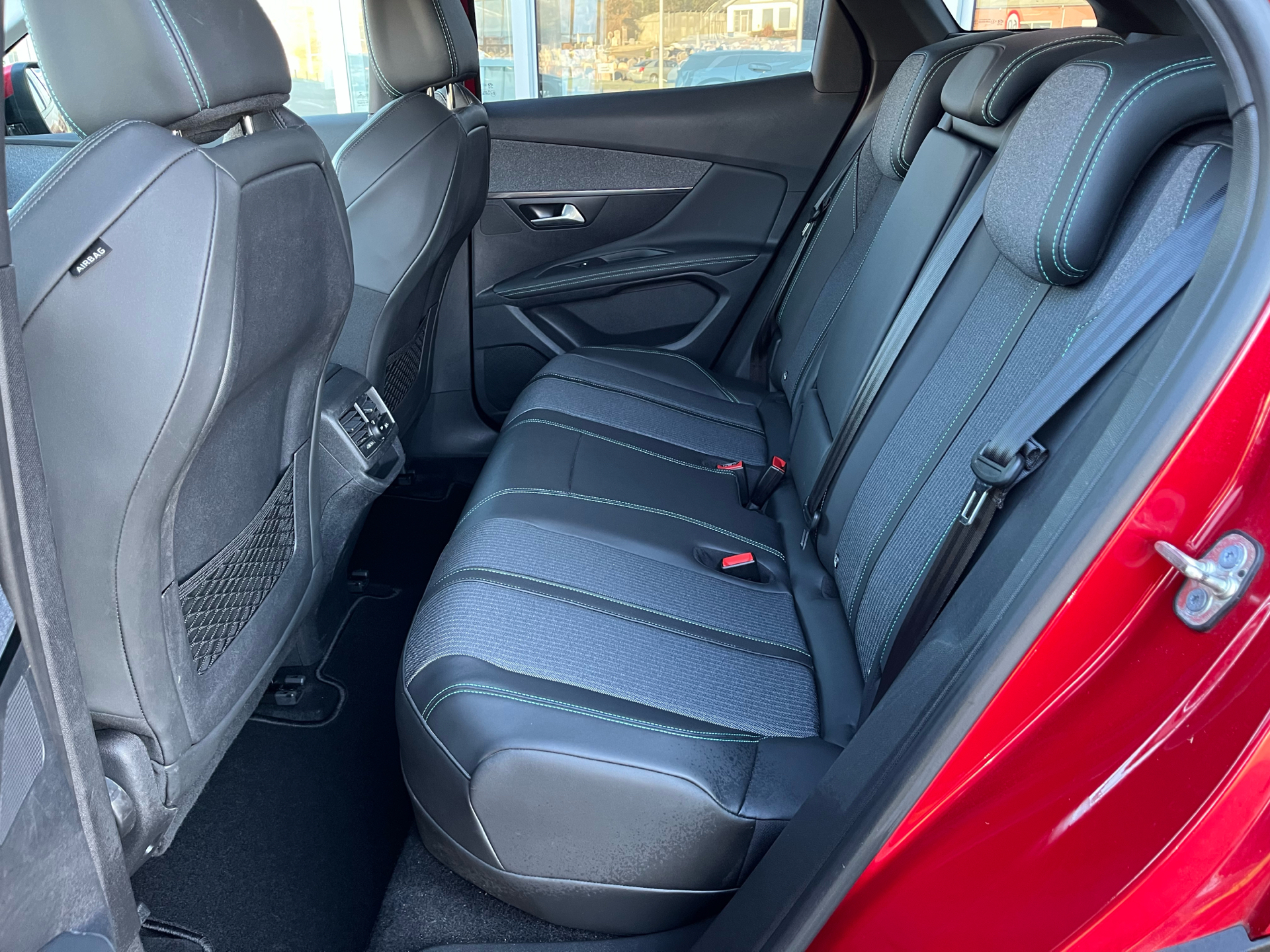 Billede af Peugeot 3008 1,6 PureTech  Plugin-hybrid Allure Pack EAT8 225HK 5d 8g Aut.