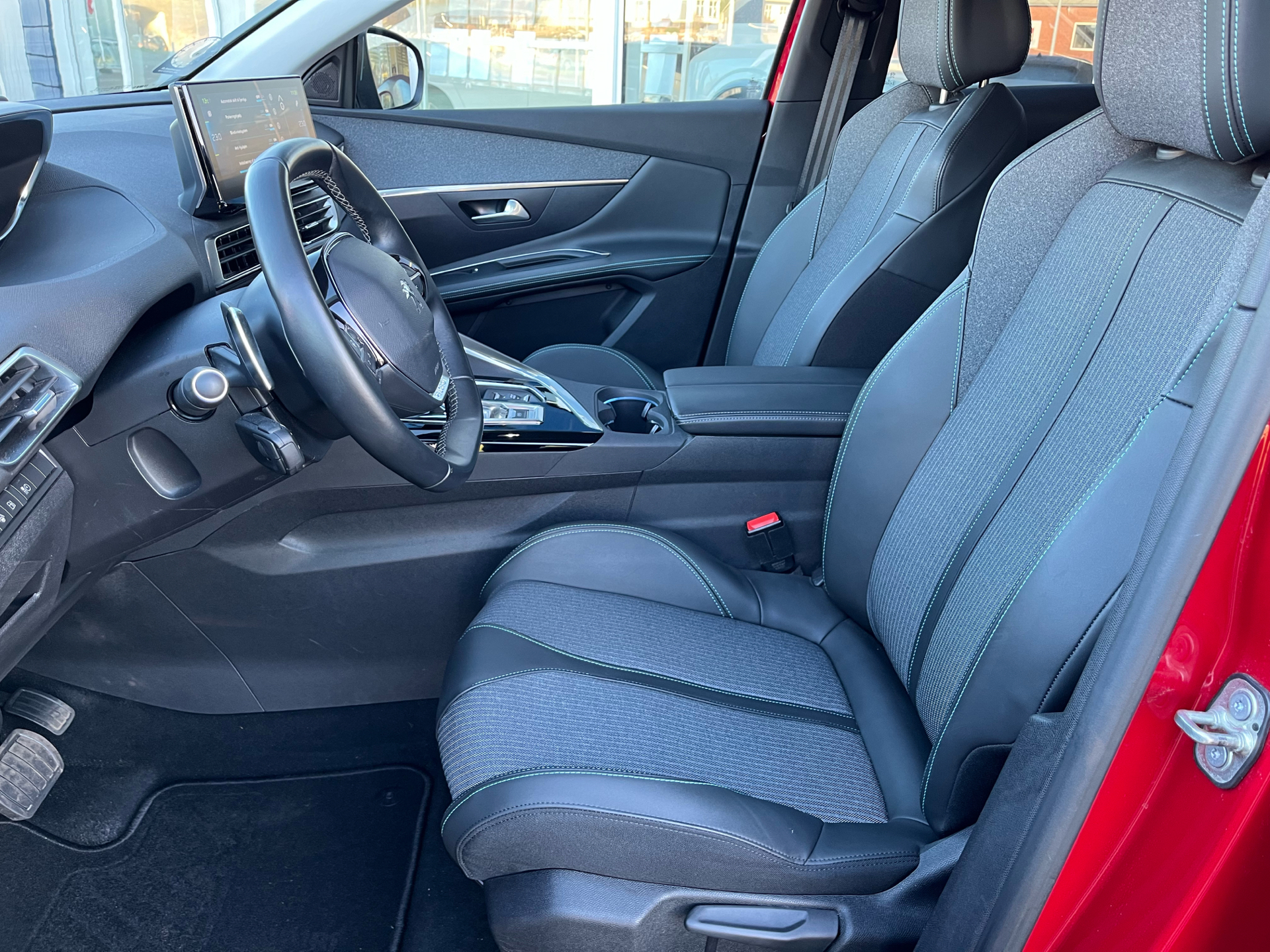 Billede af Peugeot 3008 1,6 PureTech  Plugin-hybrid Allure Pack EAT8 225HK 5d 8g Aut.