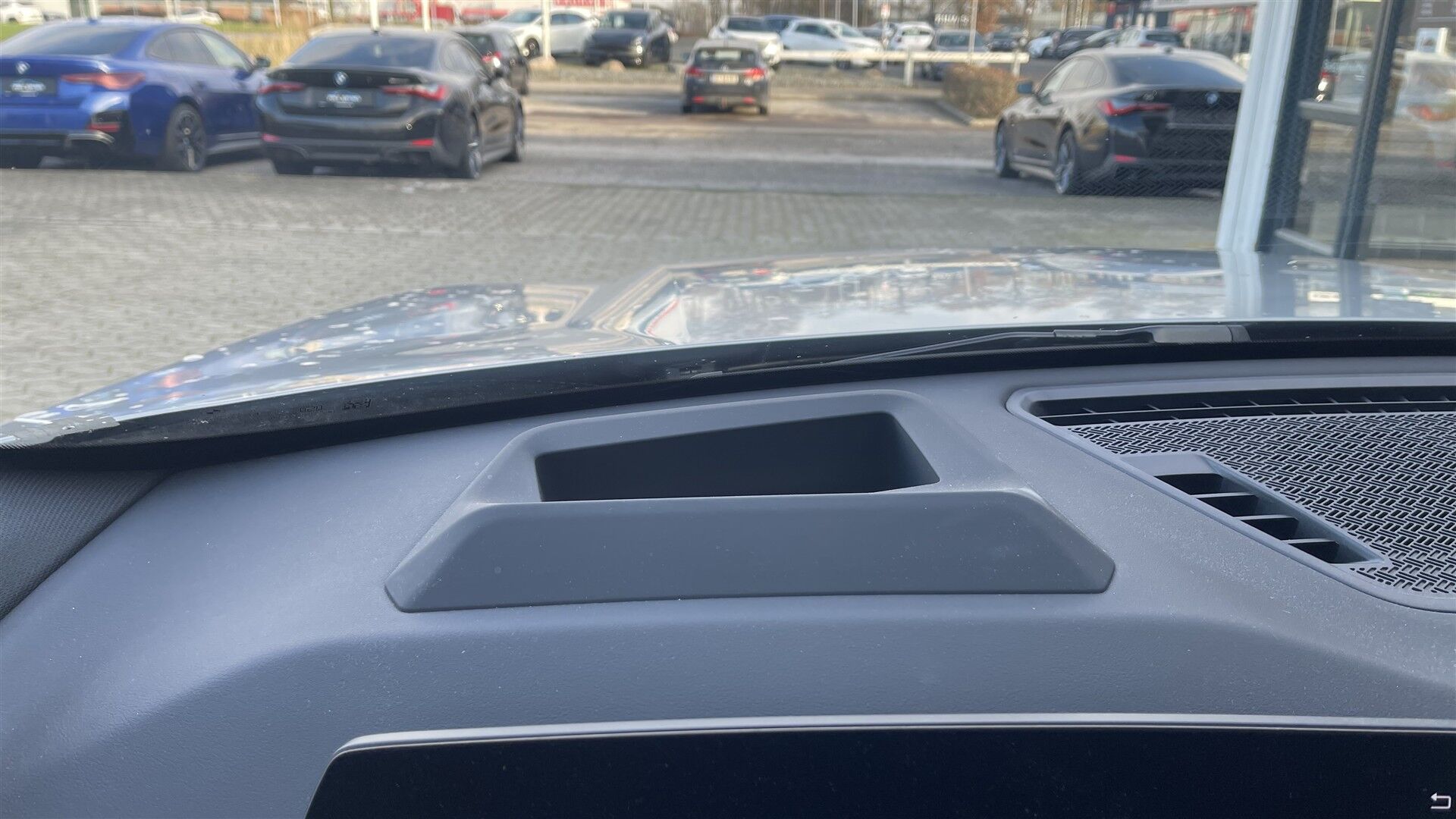 Billede af BMW iX1 xDrive30 Fully Charged 4x4 313HK 5d Aut.